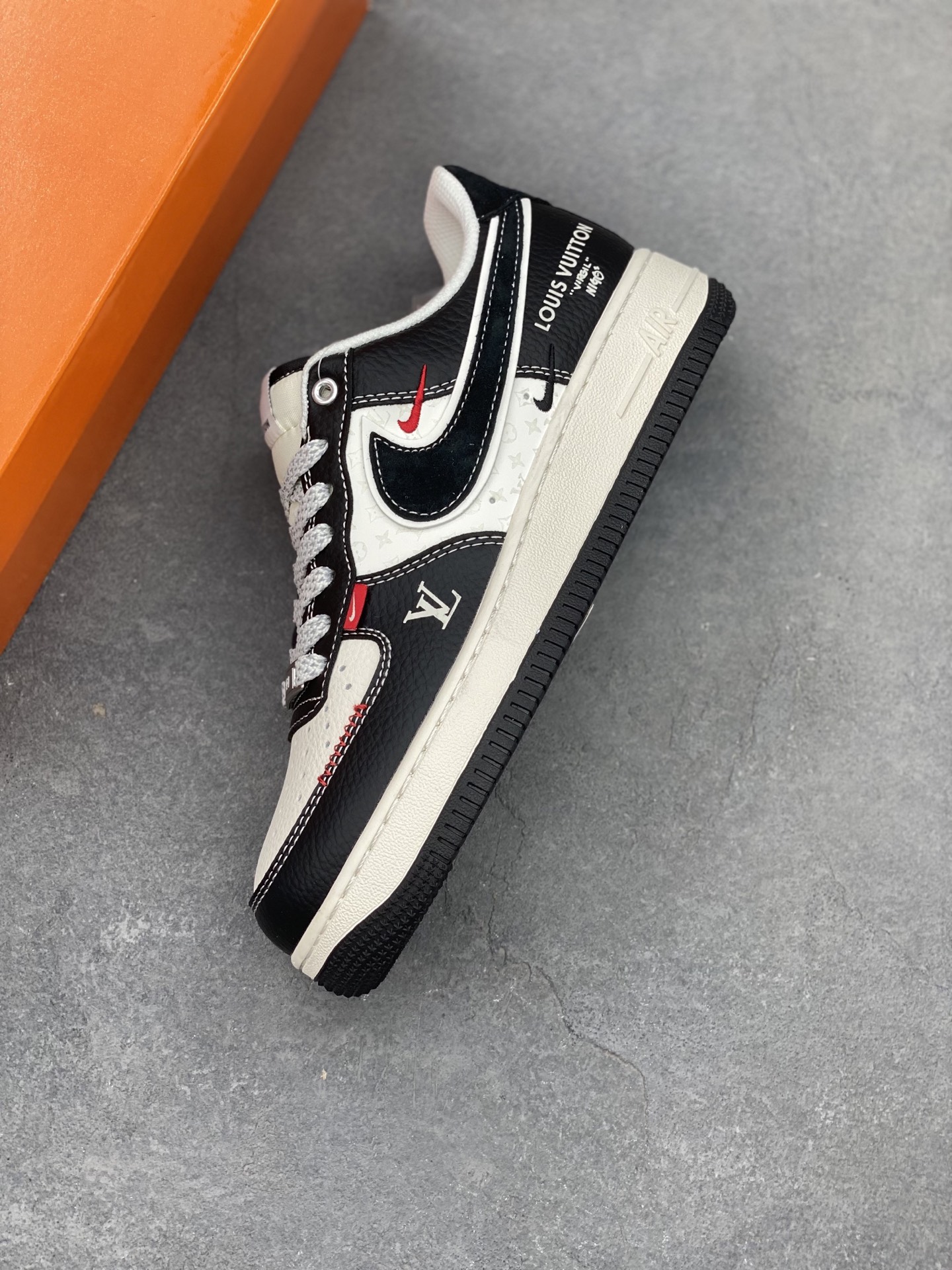 Nike Air Force 1 Low Louis Vuitton Custom Sneakers Limited Edition 8 i1749668632652 982 0 6