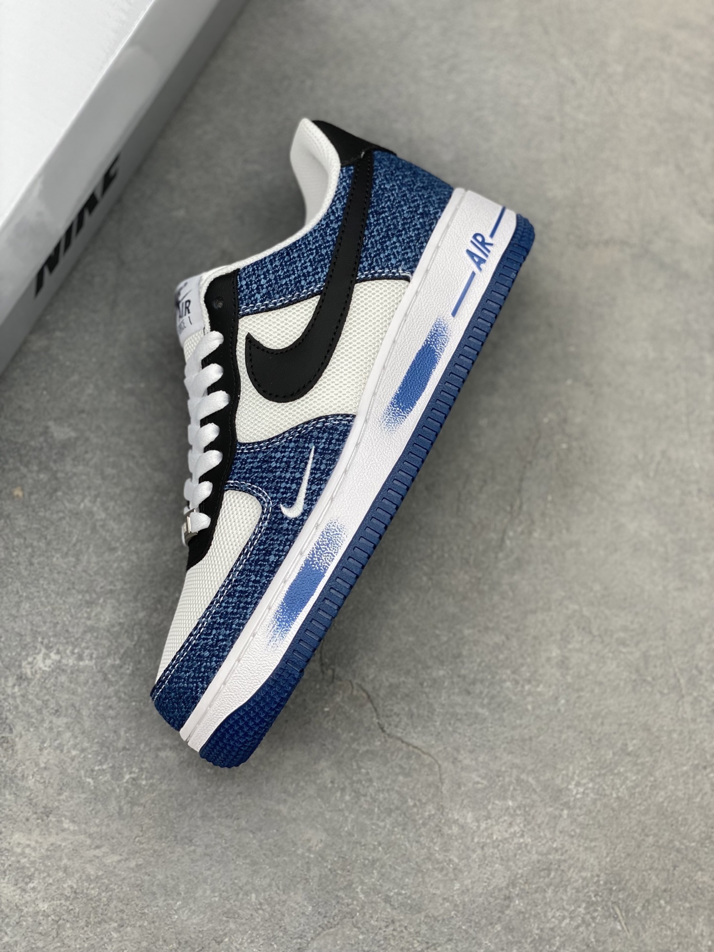 Nike Air Force 1 '07 Low Denim Sneakers Limited Edition - Custom Hardware 8 i1749846074276 5212 0 6