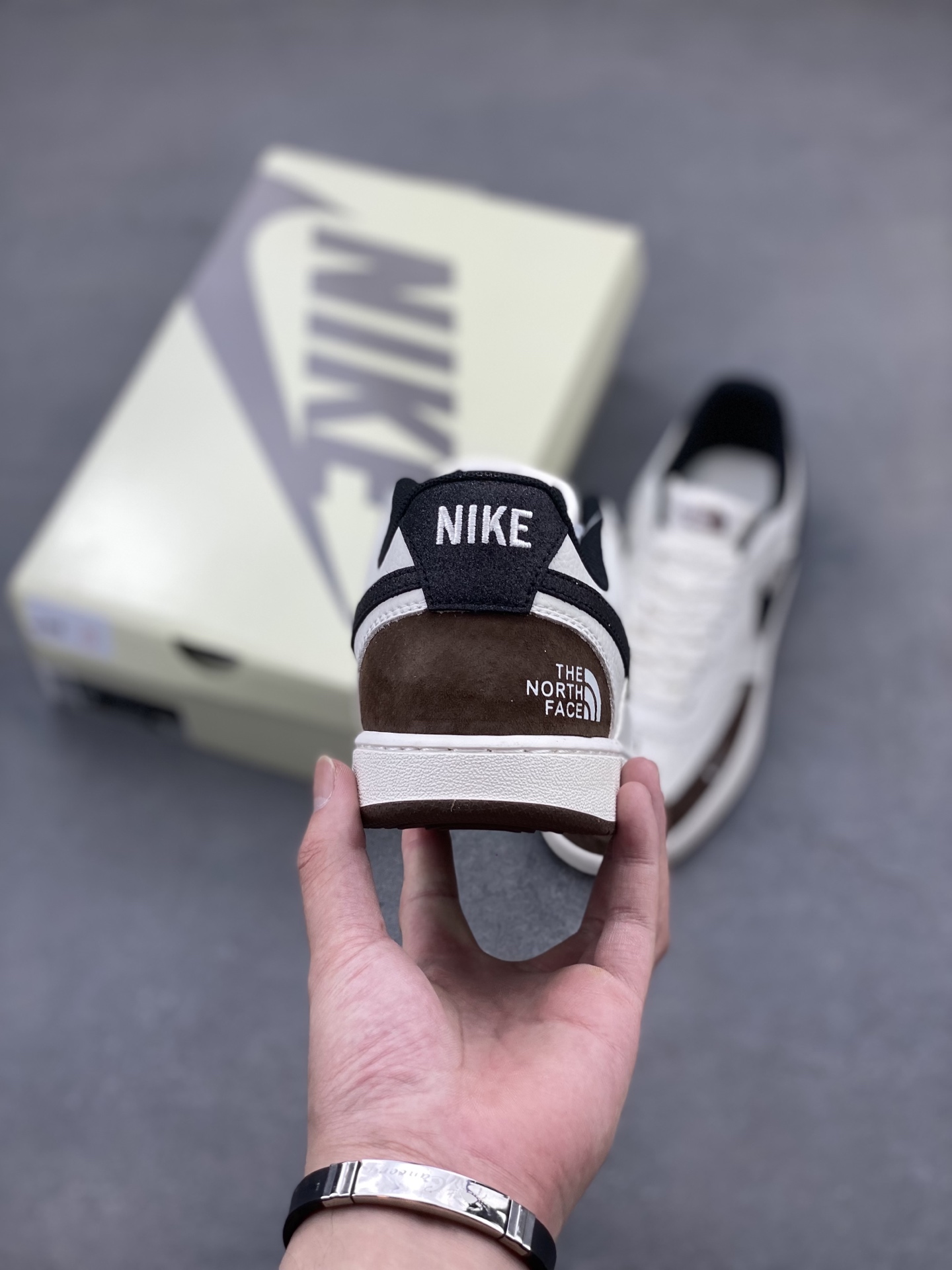 Nike Ebernon Low PRM - Stylish, Breathable, and Comfortable Sneakers 5 i1749846326712 9895 0 3