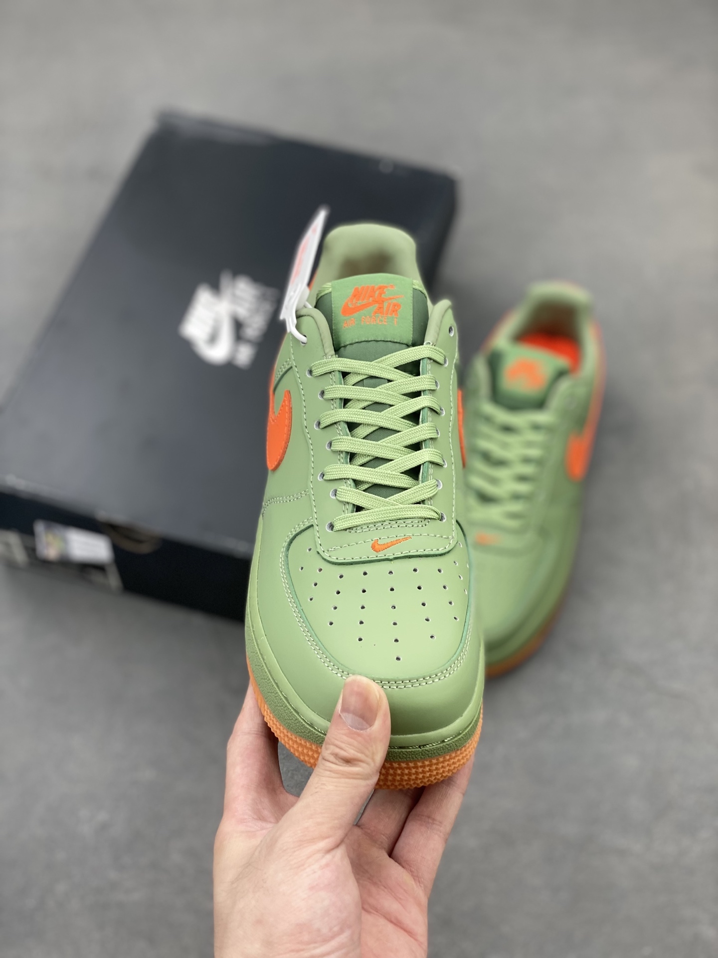 Nike AIR FORCE 1 '07 Low-Top Sneakers - Green & Orange Colorway 3 i1749846430221 1037 0 1
