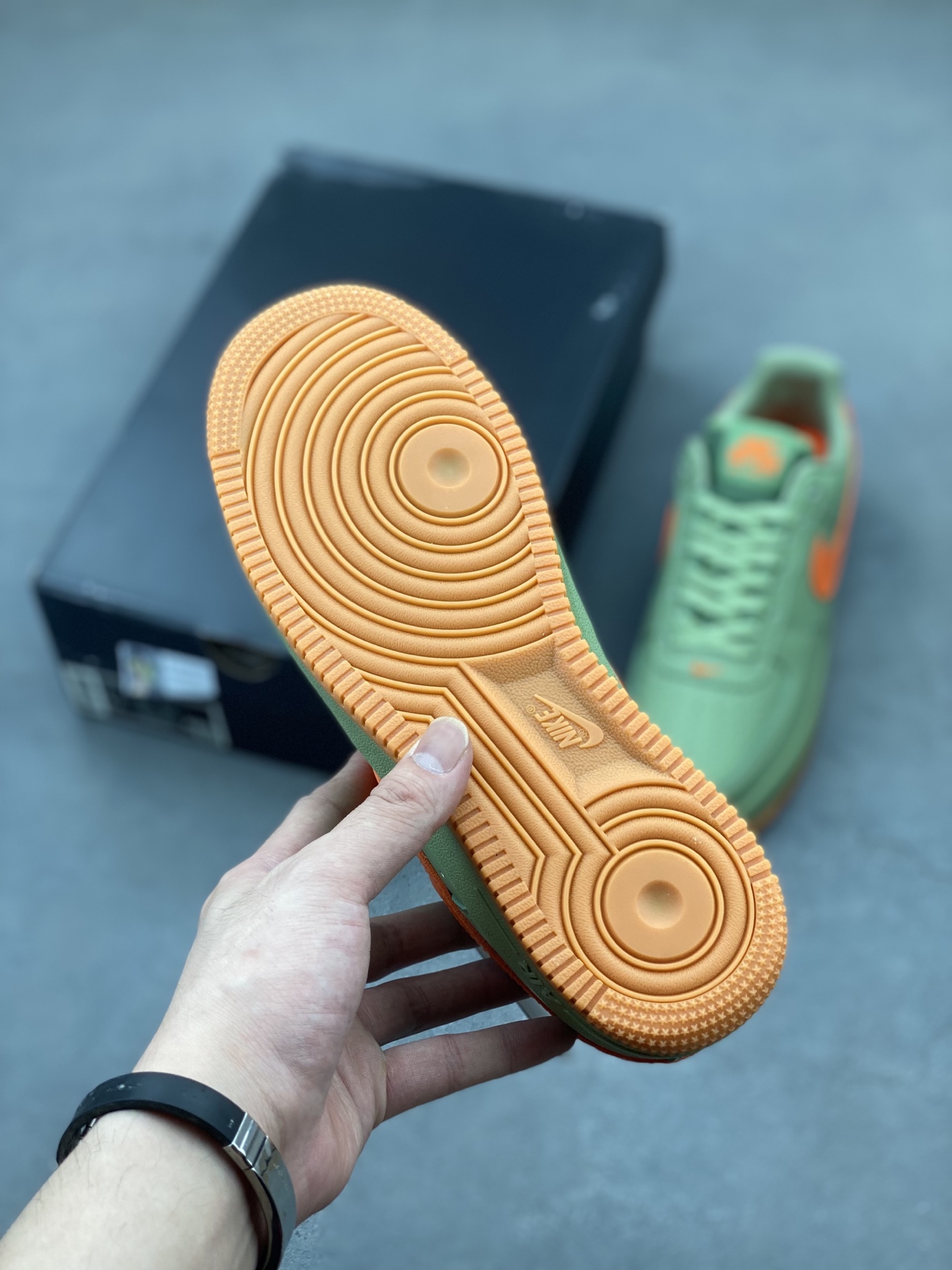 Nike AIR FORCE 1 '07 Low-Top Sneakers - Green & Orange Colorway 7 i1749846442435 9786 0 5