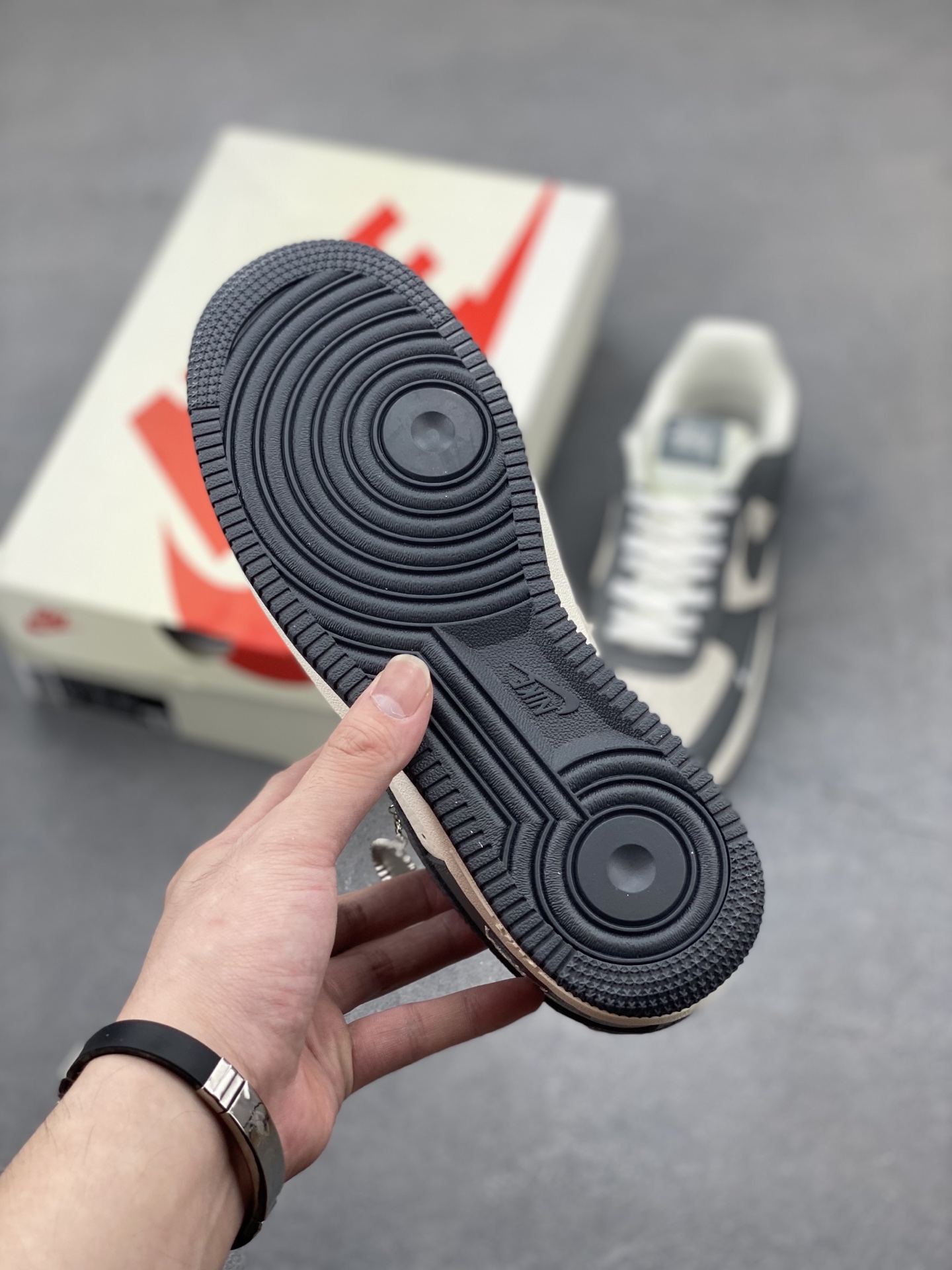 Nike Air Force 1 '07 Low Grey Supreme Stussy Limited Edition Sneakers 7 i1750016631075 108 0 5