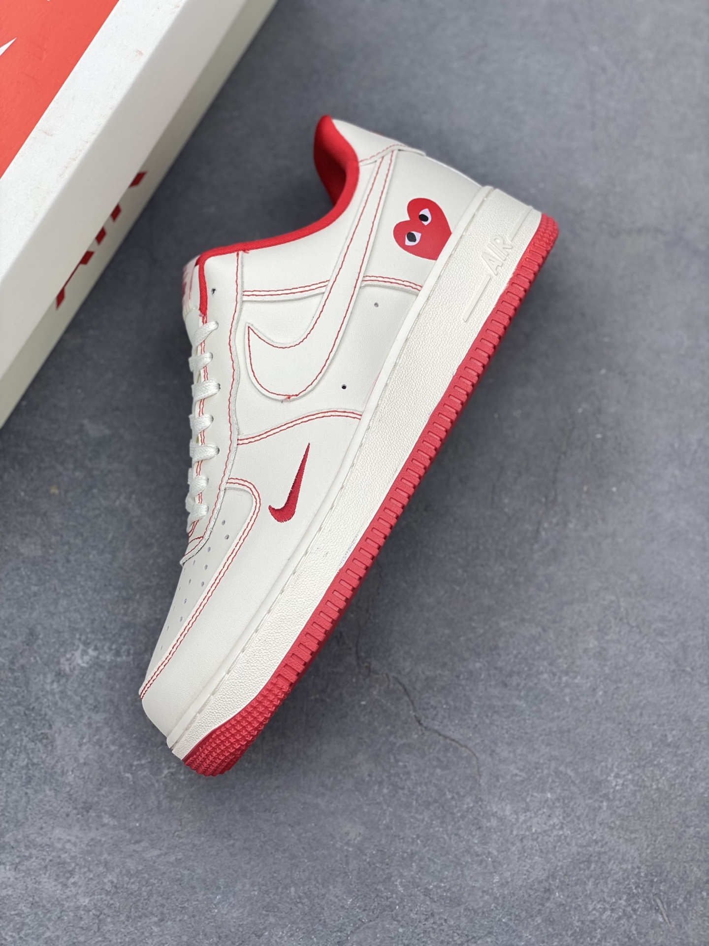 Nike Air Force 1 '07 Low White/Red Sneakers Limited Edition 8 i1750016680833 4125 0 6
