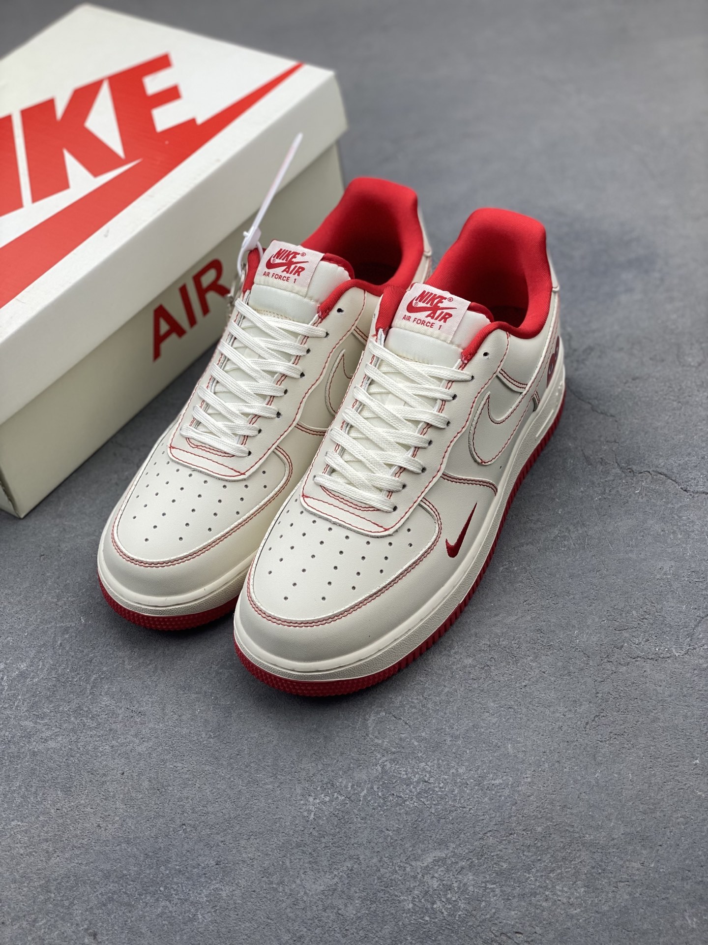 Nike Air Force 1 '07 Low White/Red Sneakers Limited Edition 9 i1750016687096 8920 0 7
