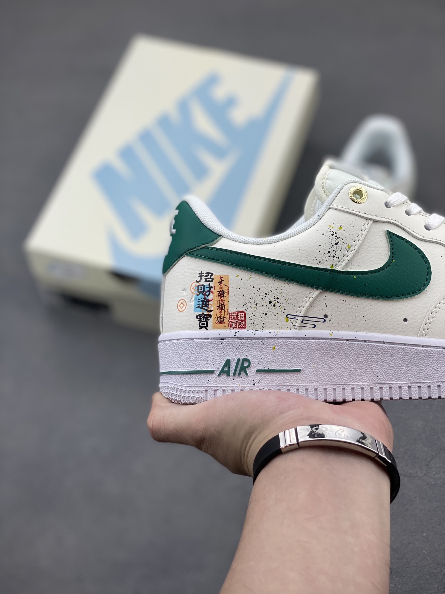 Nike Air Force 1 '07 Low White Green Limited Edition Sneakers 6 i1750104018964 4412 0 4
