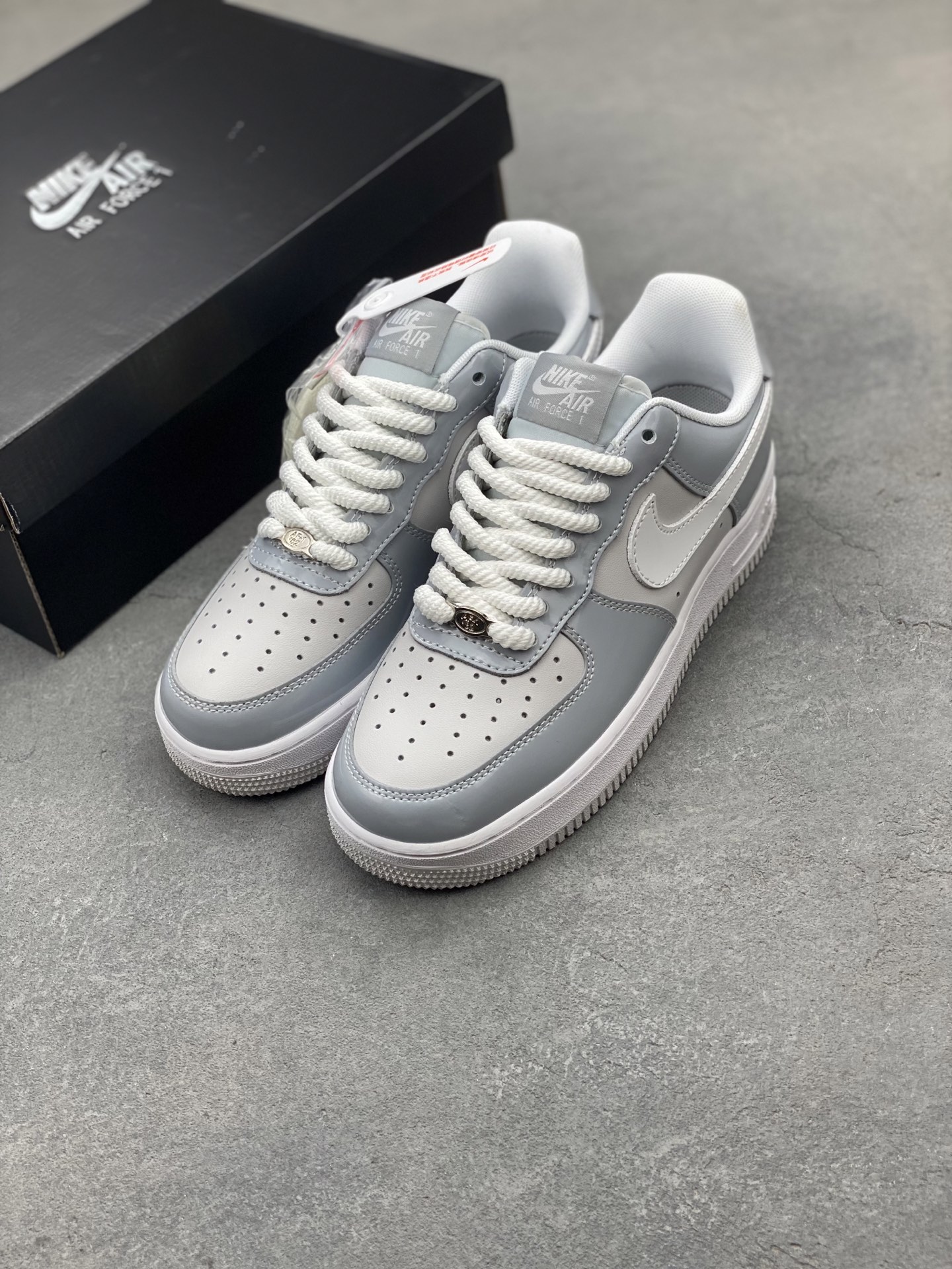 Nike Air Force 1 '07 Low Gray/White Stitching Detail, Full-Length Air Cushion 9 i1750190071833 3365 0 7