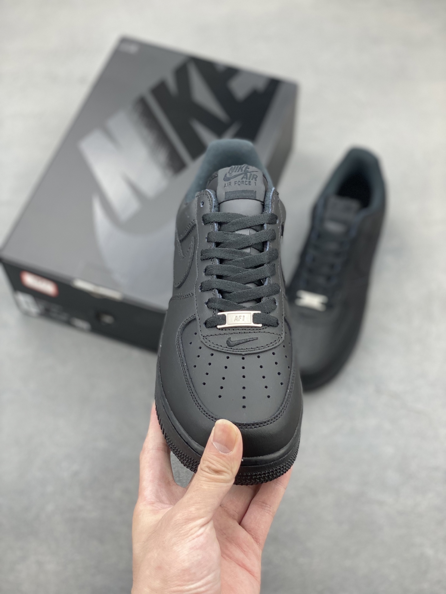 Nike Air Force 1 '07 Low Black Sneaker - Supreme Edition, Limited Release 3 i1750190219302 1056 0 1