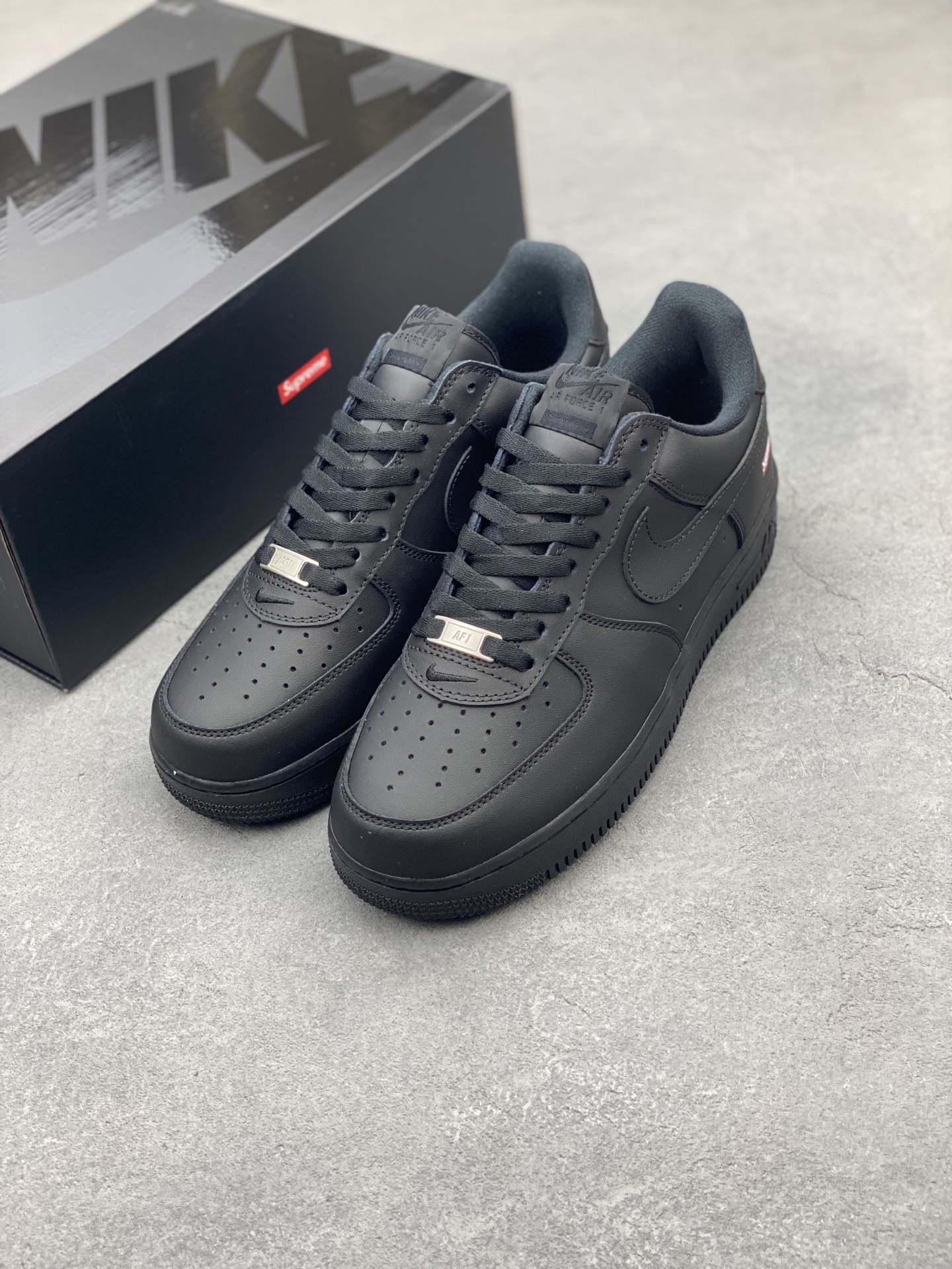 Nike Air Force 1 '07 Low Black Sneaker - Supreme Edition, Limited Release 9 i1750190225641 4571 0 7