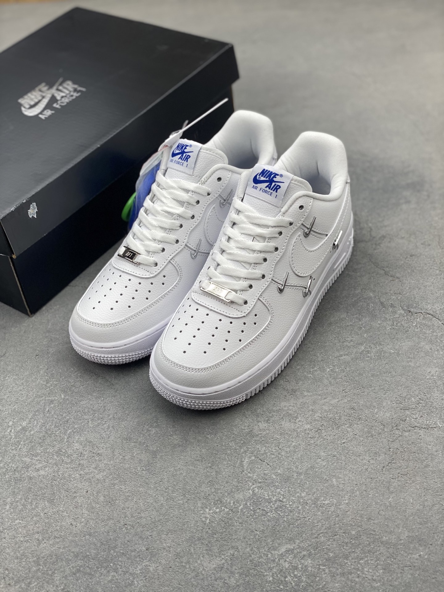 Nike Air Force 1 '07 Low F1 Version White Sneakers with Air Cushion 9 i1750190401218 4563 0 7
