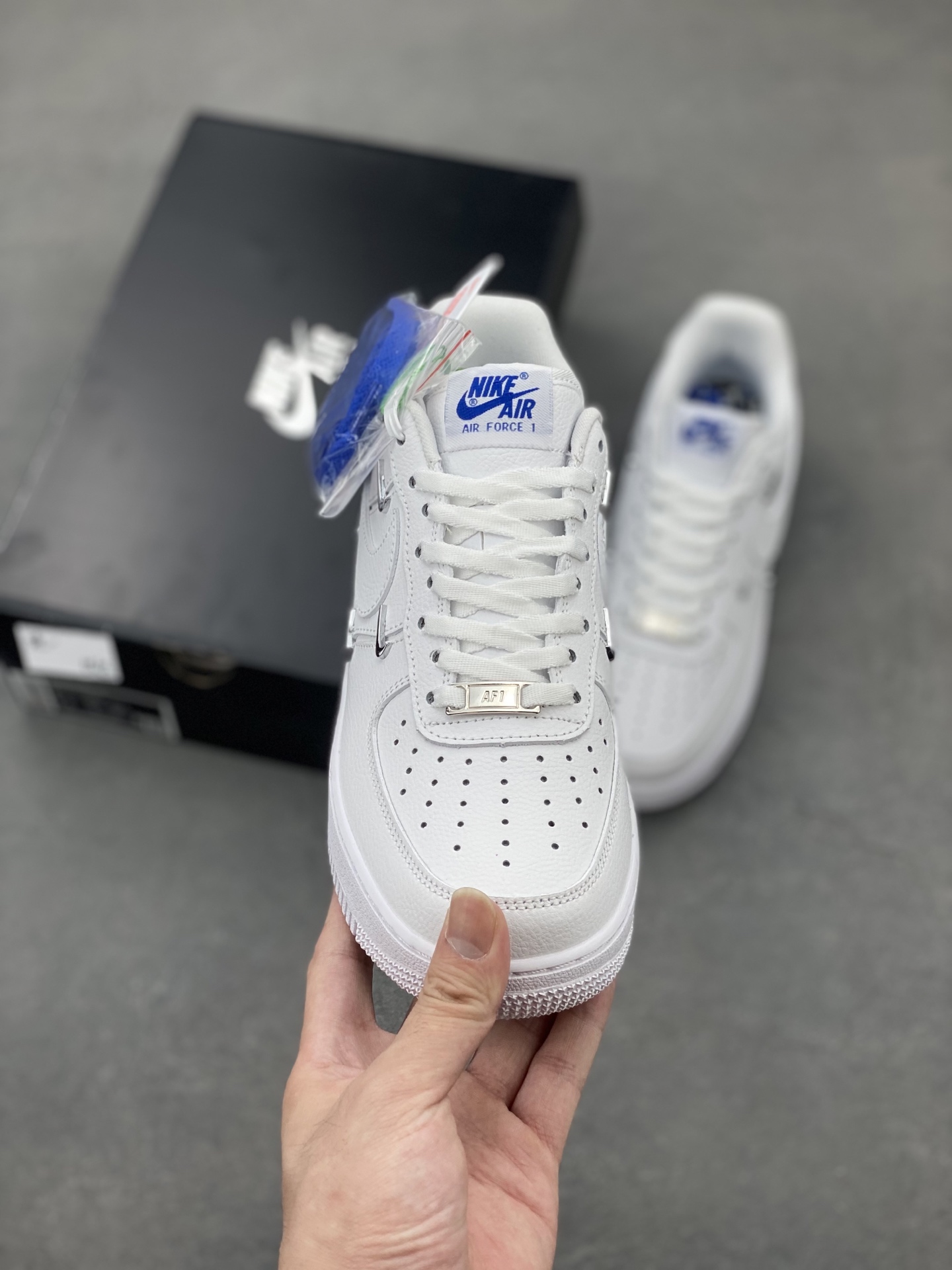 Nike Air Force 1 '07 Low F1 Version White Sneakers with Air Cushion 3 i1750190401269 636 0 1