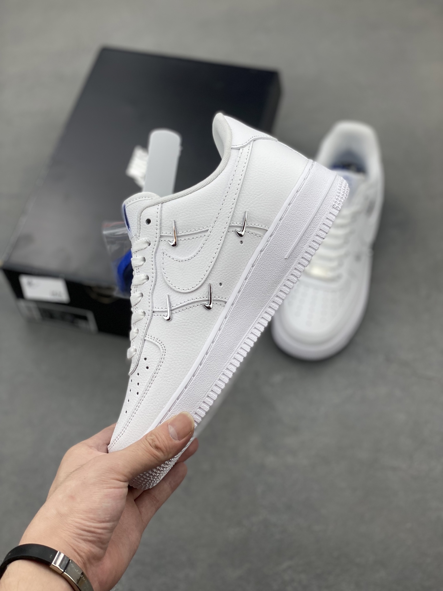 Nike Air Force 1 '07 Low F1 Version White Sneakers with Air Cushion 4 i1750190401282 1404 0 2