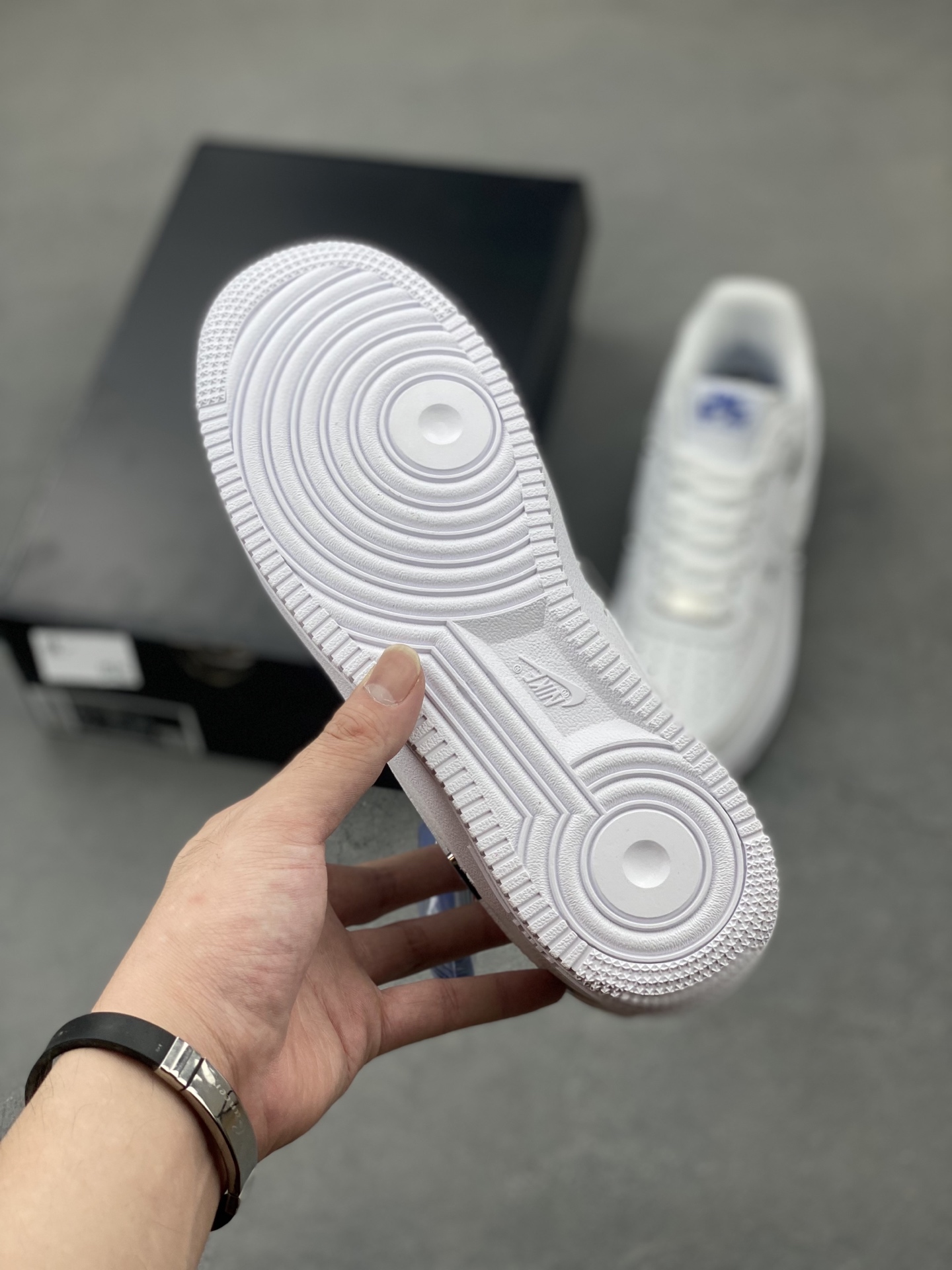Nike Air Force 1 '07 Low F1 Version White Sneakers with Air Cushion 7 i1750190408281 3806 0 5