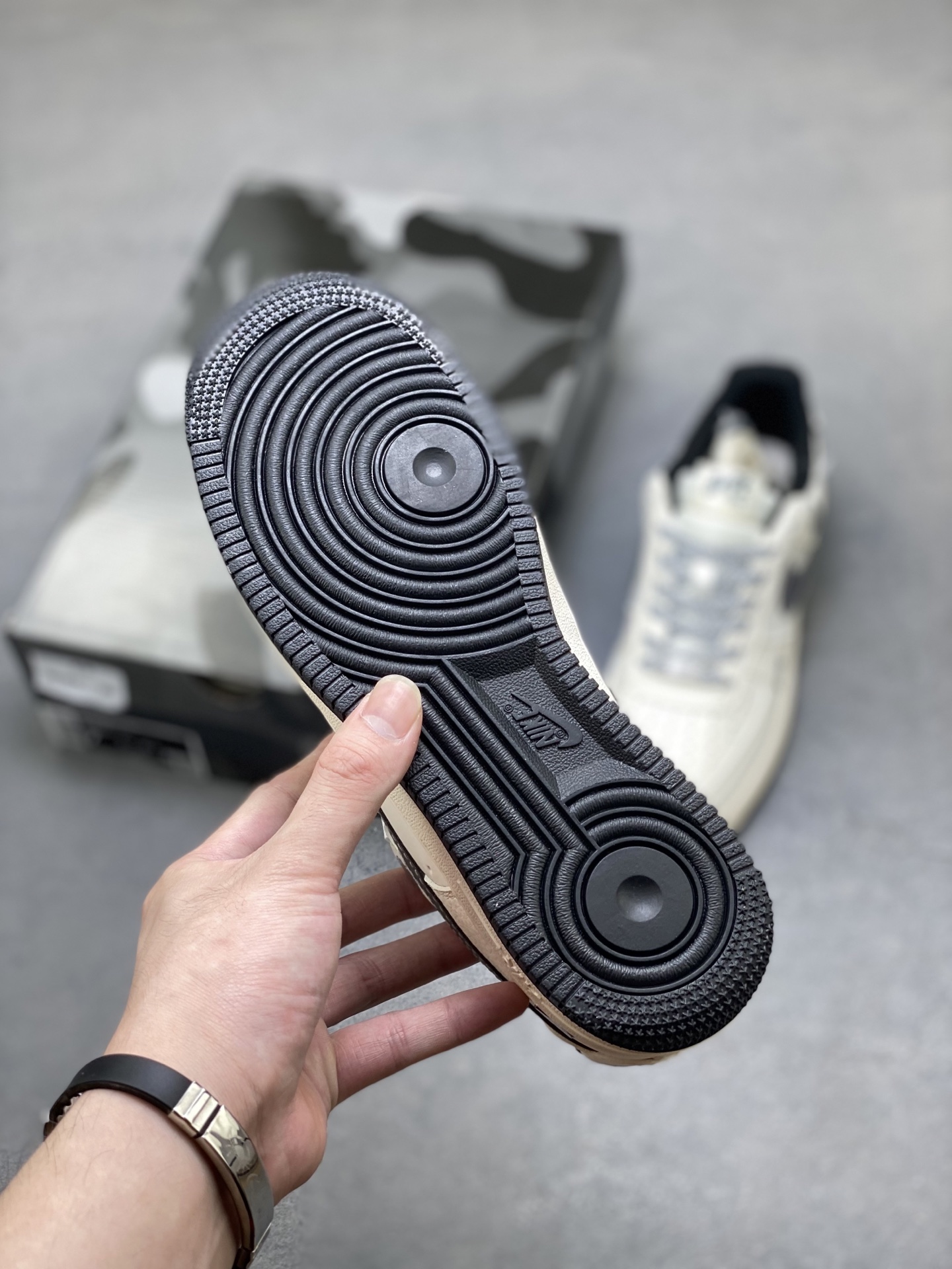 Nike Air Force 1 '07 Low BAPE Edition - Limited Release Sneakers 7 i1750263181301 5012 0 5