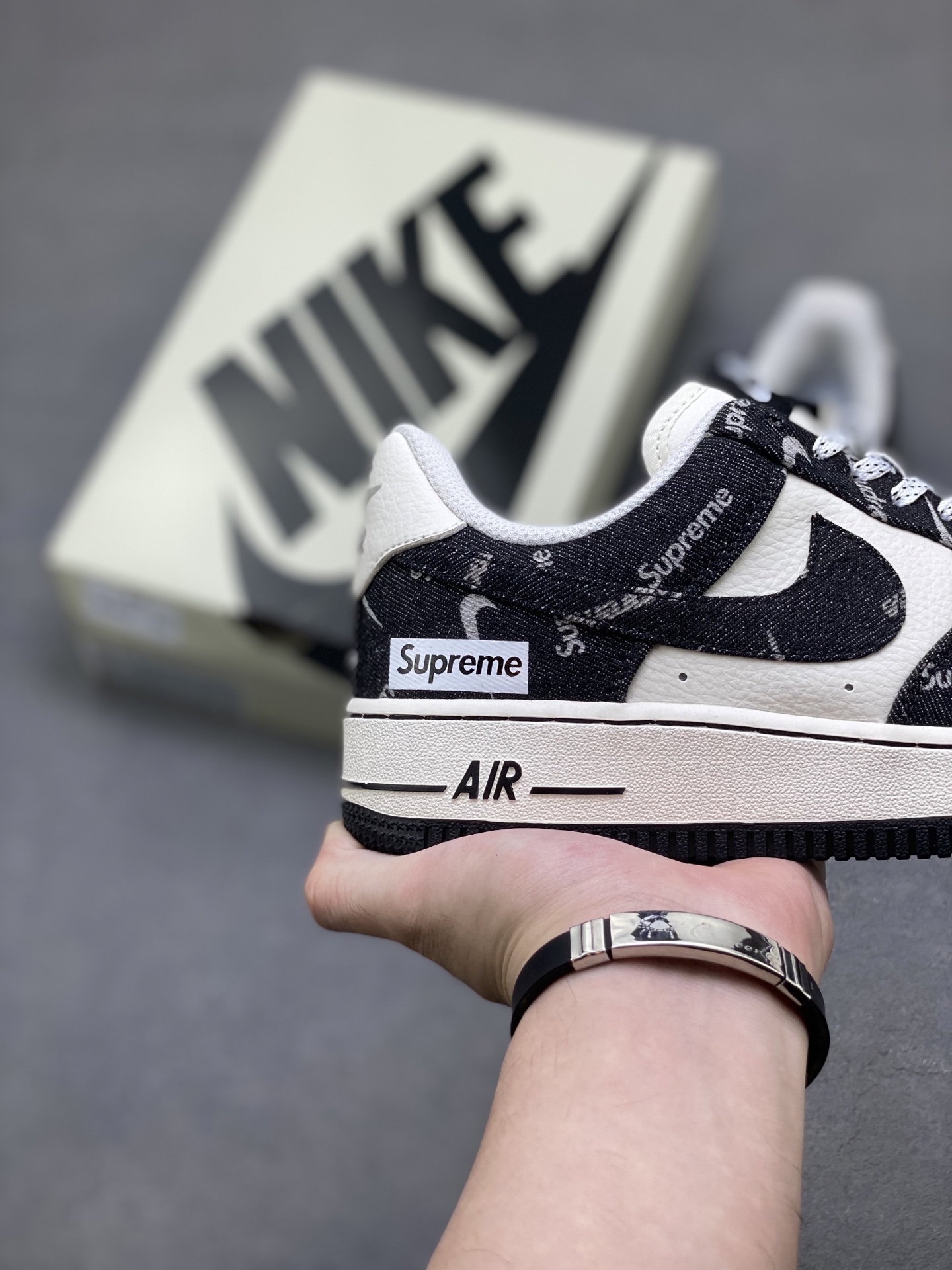 Nike Air Force 1 '07 Low Sneakers - Supreme Edition, Limited Release 6 i1750263269828 3785 0 4