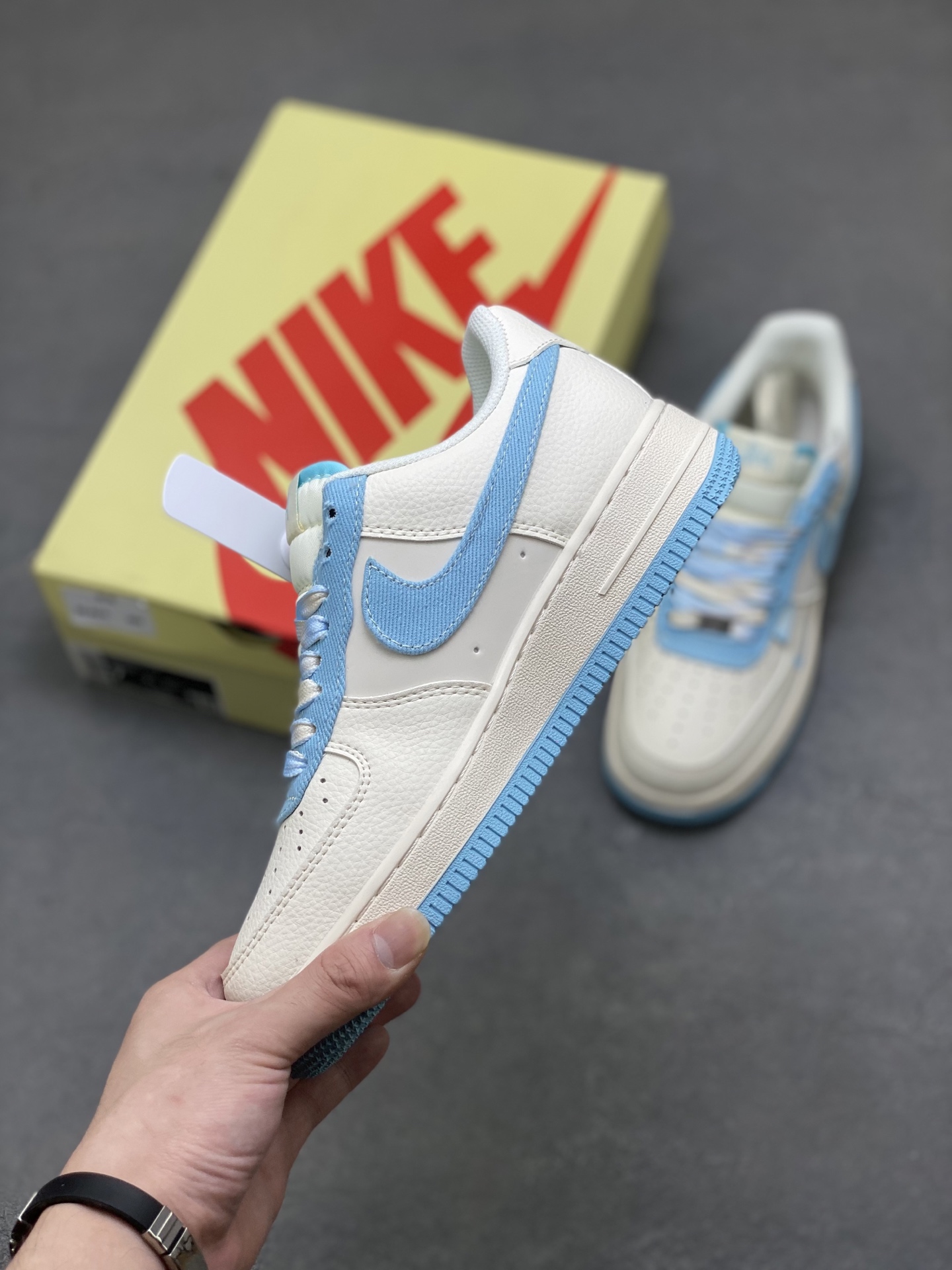 Nike Air Force 1 '07 Low Casual Sneakers - Limited Edition, Comfortable Fit 4 i1750263382764 8892 0 2