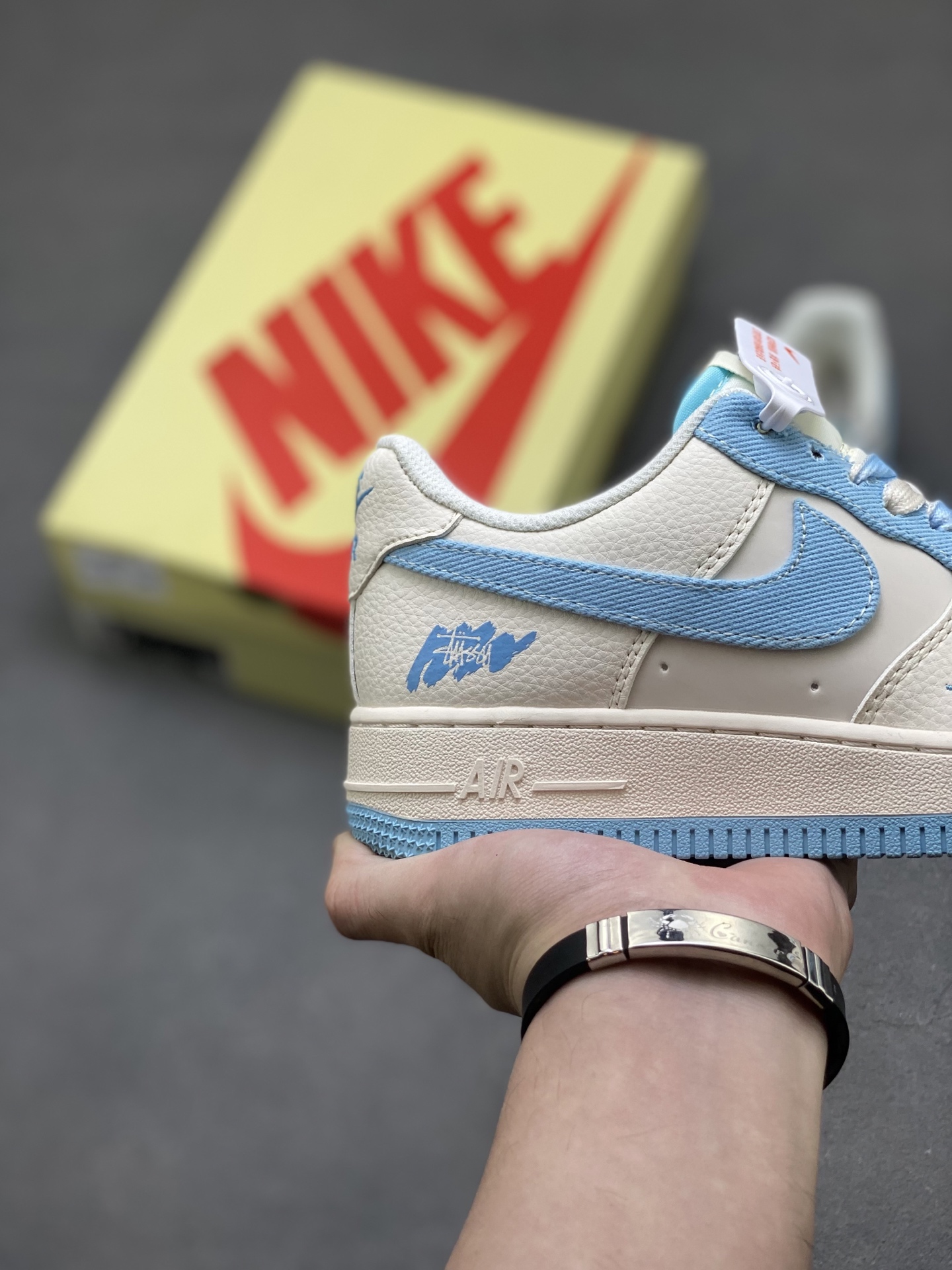 Nike Air Force 1 '07 Low Casual Sneakers - Limited Edition, Comfortable Fit 6 i1750263384617 1579 0 4