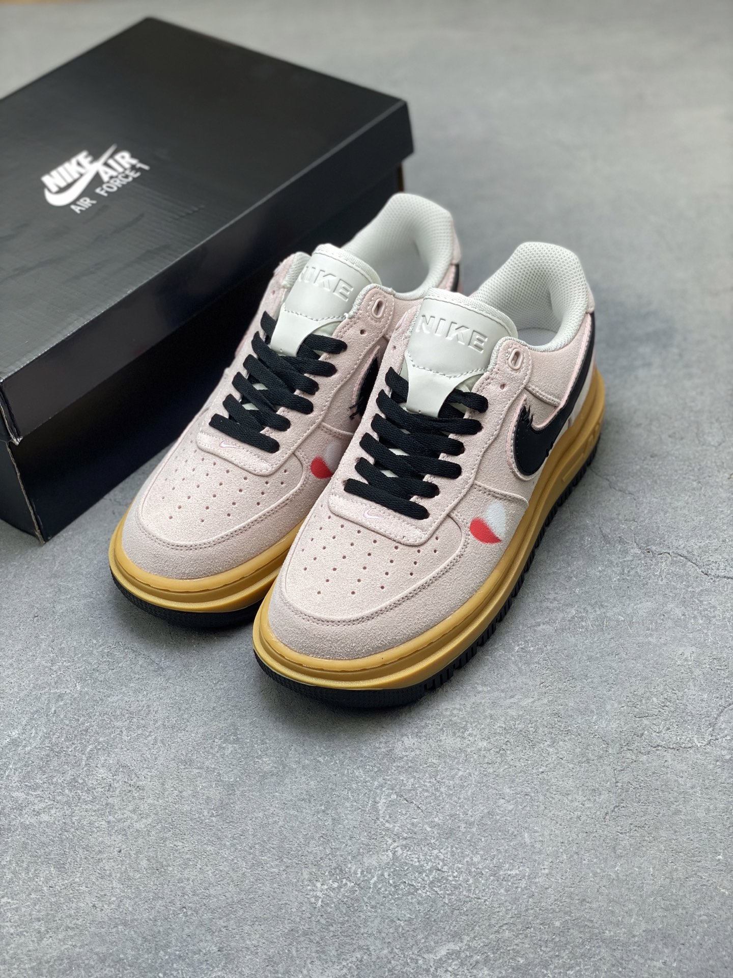 Nike Air Force 1 '07 Low Casual Sneaker Limited Edition - HV2531-100 9 i1750263469686 6061 0 7