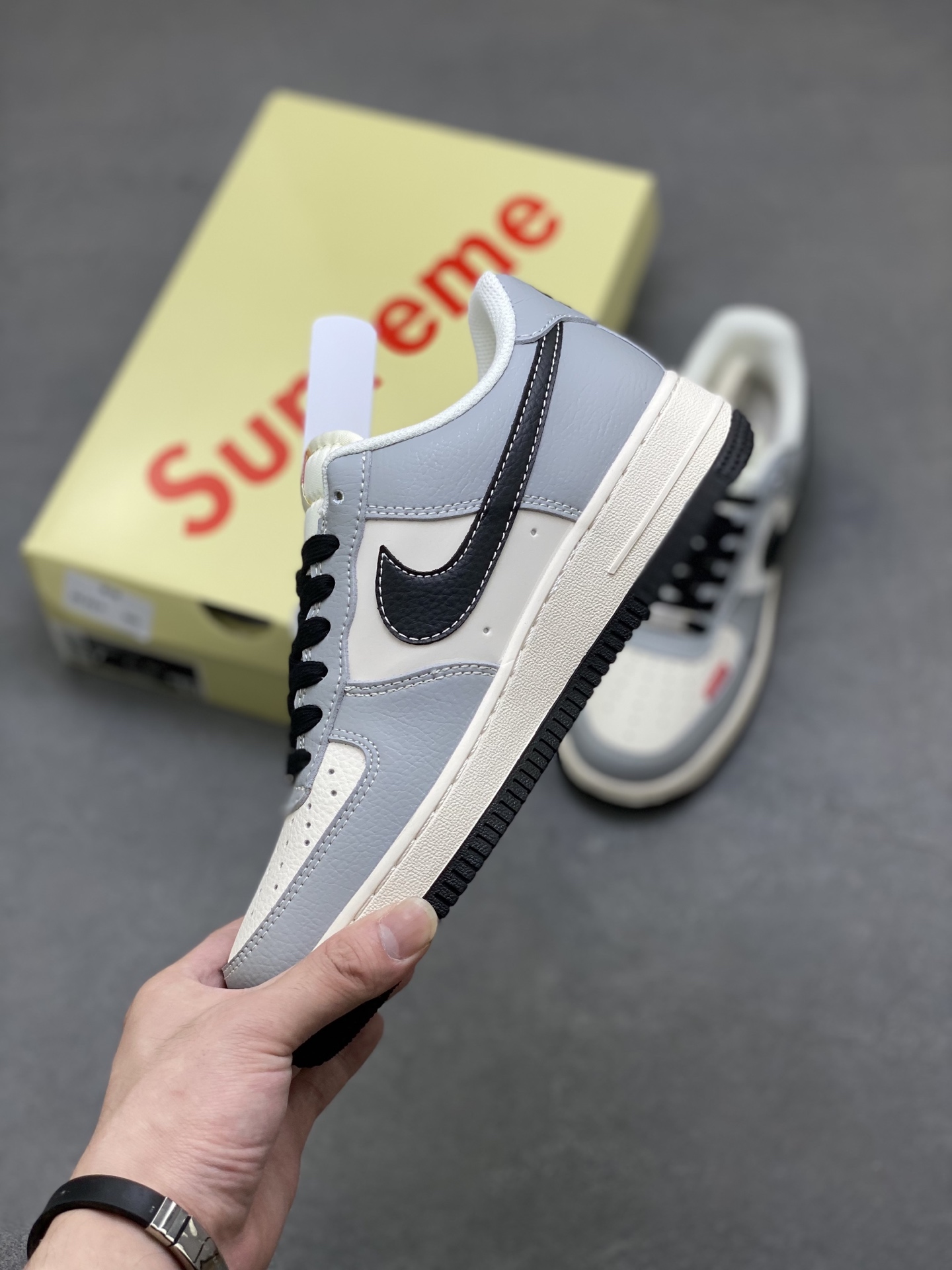Nike Air Force 1 '07 Low Supreme Sneakers - Limited Edition, Sizes 36-45 4 i1750450632719 7215 0 2