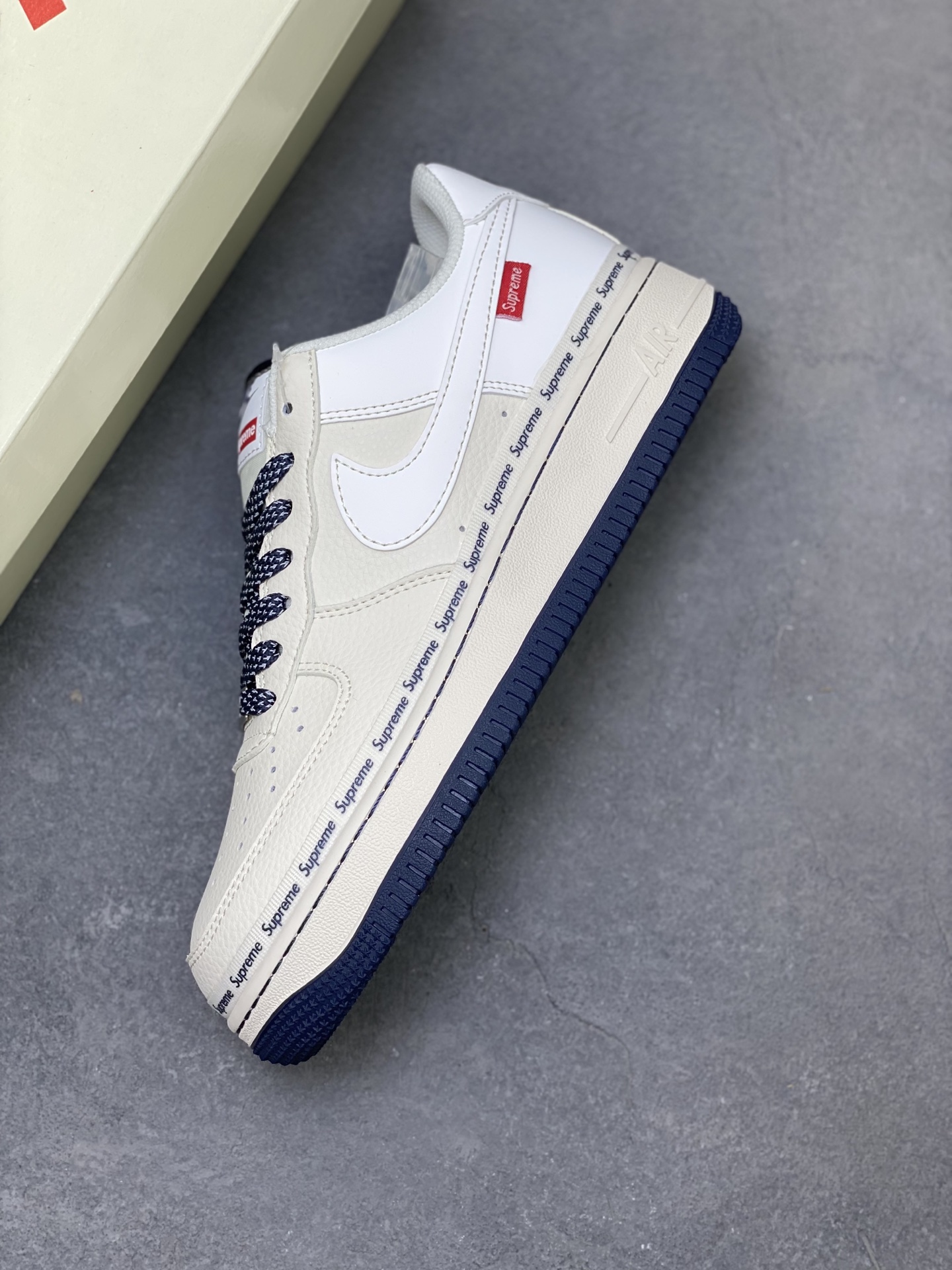 Nike Air Force 1 '07 Low Supreme Sneakers - Limited Edition 8 i1750450704978 5100 0 6