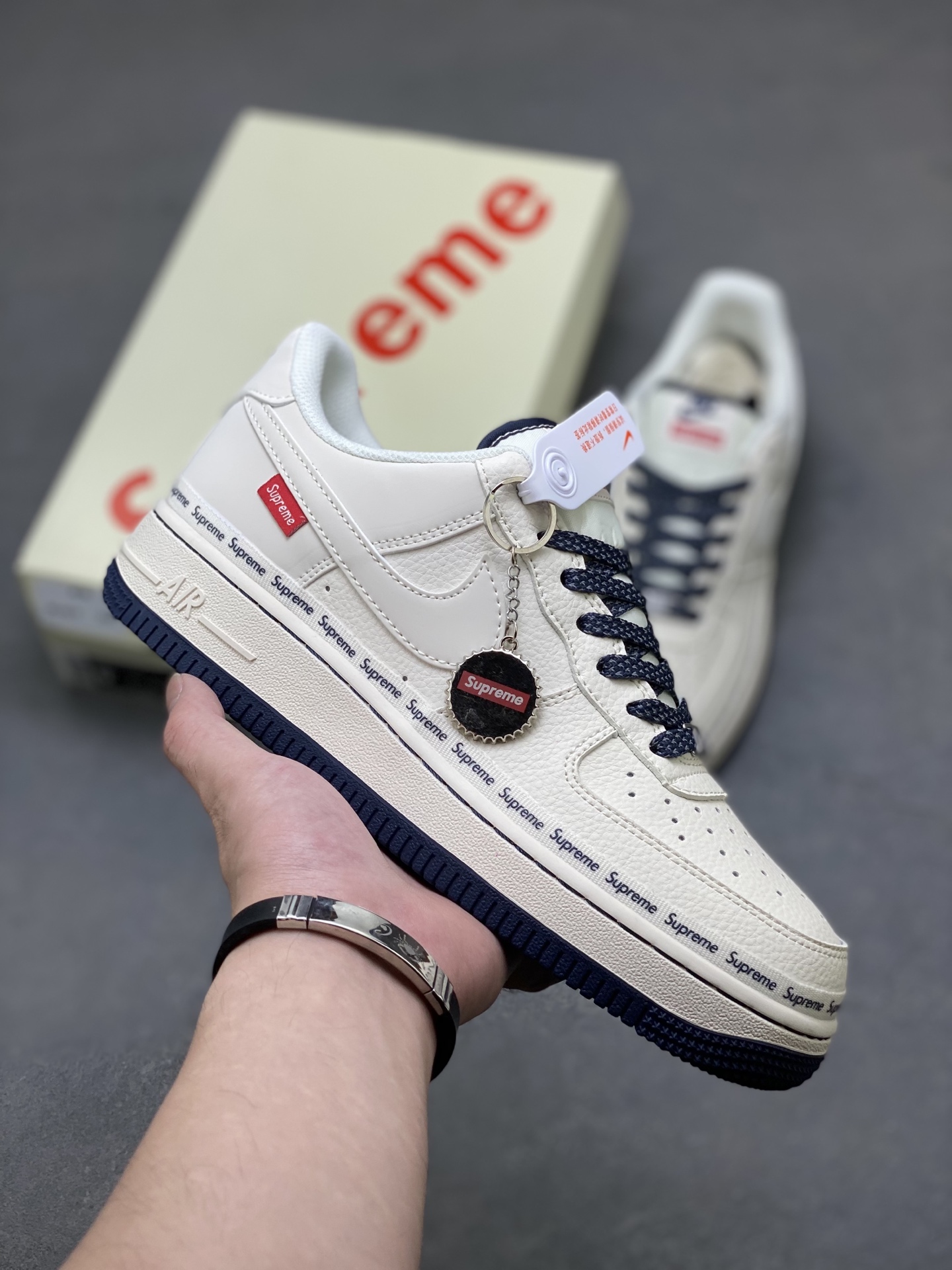 Nike Air Force 1 '07 Low Supreme Sneakers - Limited Edition 2 i1750450705237 8684 0 0