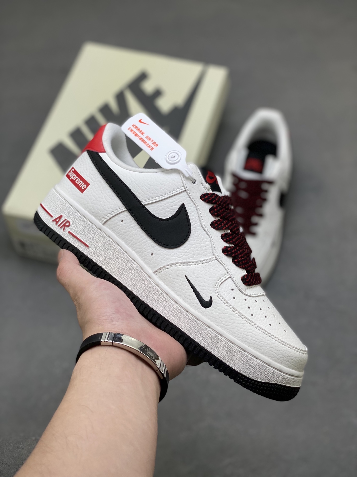 Nike Air Force 1 '07 Low White/Black/Red Supreme Edition Sneakers 2 i1750450810879 5041 0 0