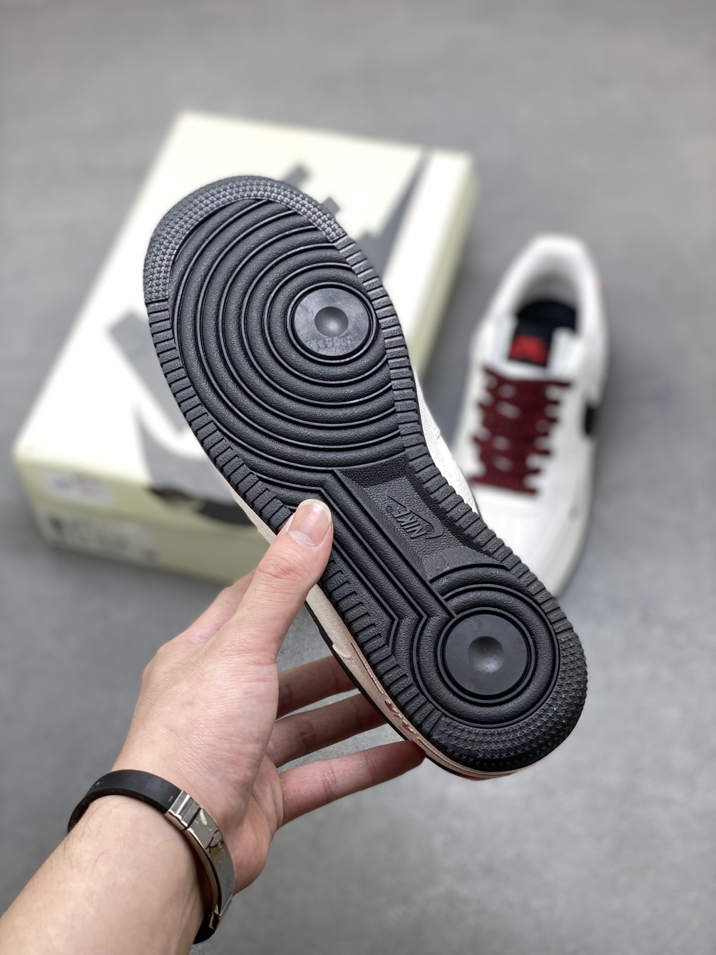 Nike Air Force 1 '07 Low White/Black/Red Supreme Edition Sneakers 7 i1750450875748 5360 0 5