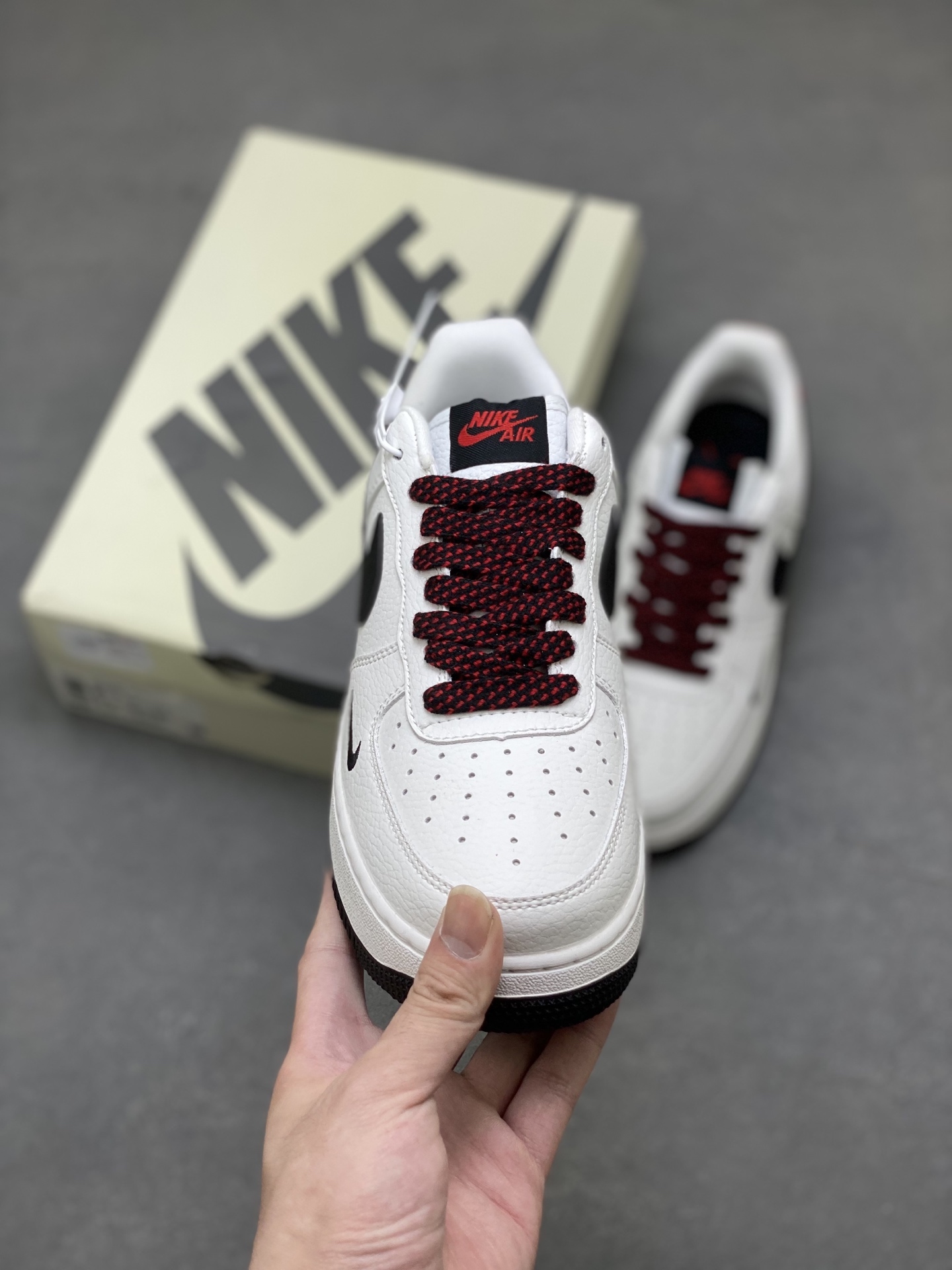 Nike Air Force 1 '07 Low White/Black/Red Supreme Edition Sneakers 3 i1750450876074 9164 0 1