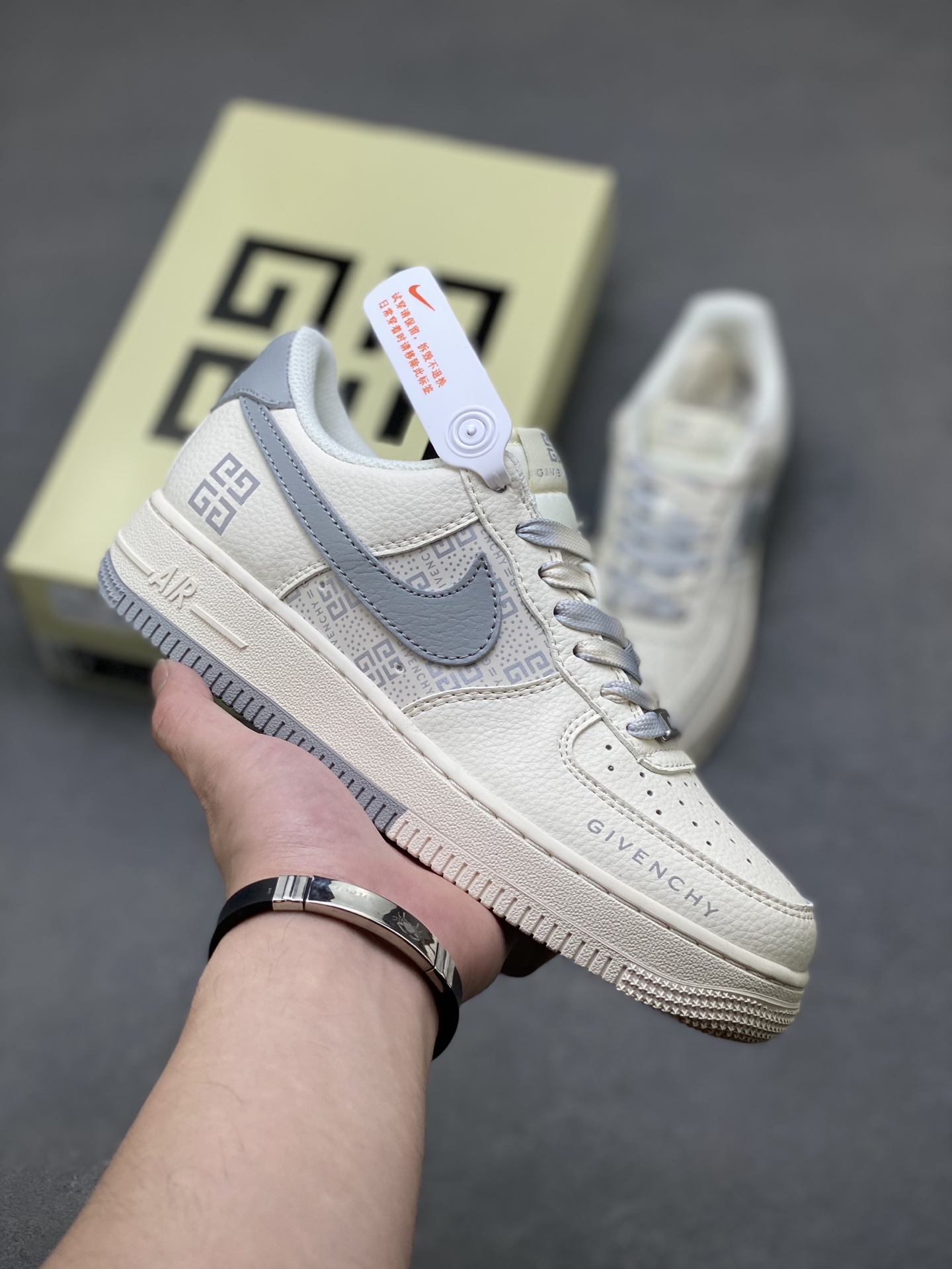 Nike Air Force 1 '07 Low x Givenchy Custom Sneakers - Limited Edition 2 i1750450922356 1000 0 0