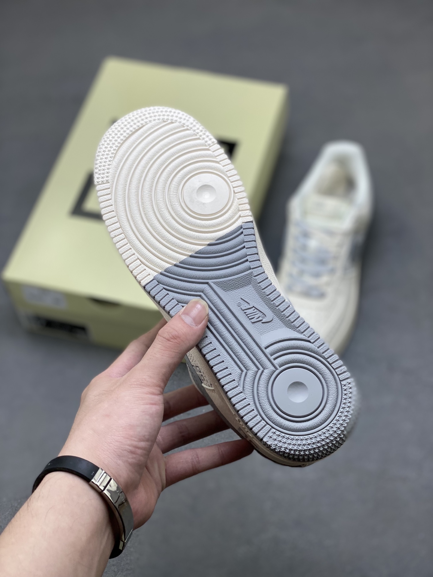 Nike Air Force 1 '07 Low x Givenchy Custom Sneakers - Limited Edition 7 i1750450931731 4725 0 5
