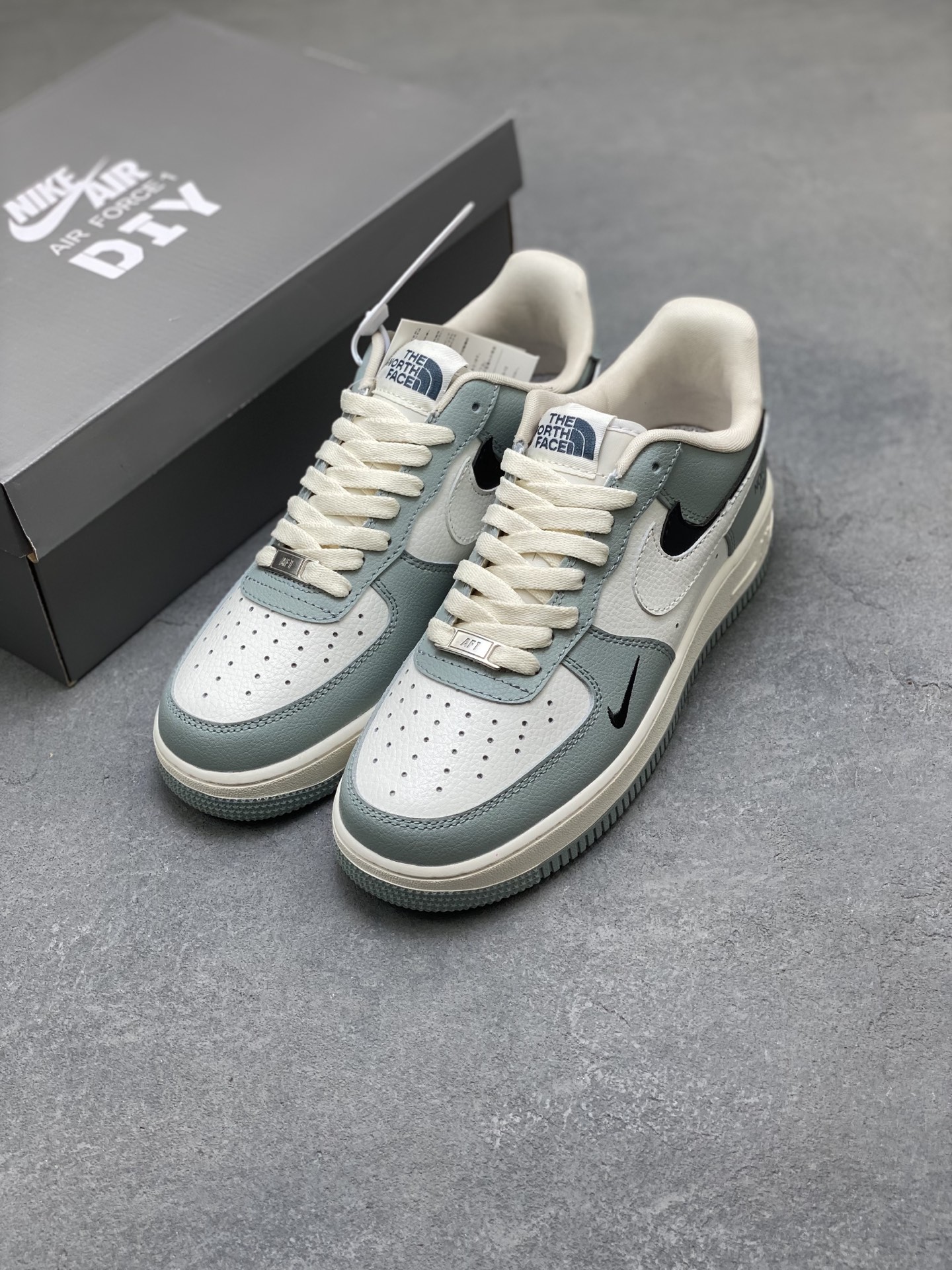 Nike Air Force 1 '07 Low The North Face Edition Casual Sneakers 9 i1750451141343 3361 0 7