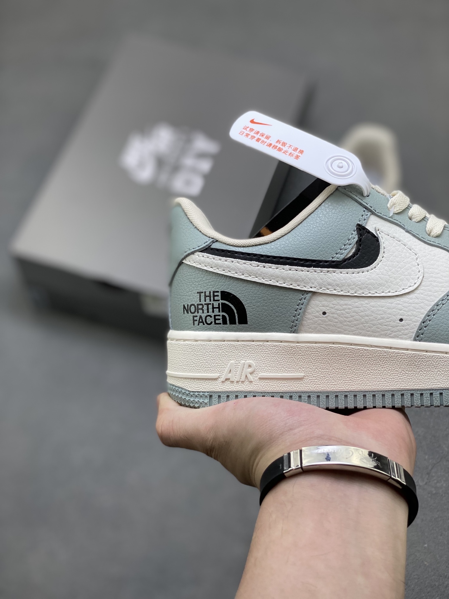 Nike Air Force 1 '07 Low The North Face Edition Casual Sneakers 6 i1750451149043 9661 0 4