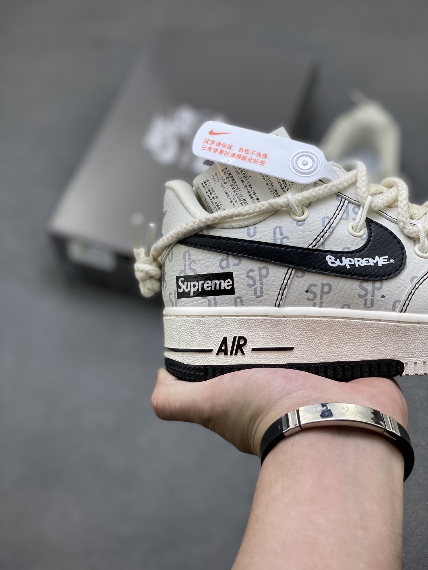 Nike Air Force 1 '07 Low x Supreme Sneakers Limited Edition - AM1588-011 6 i1750451179648 3471 0 4