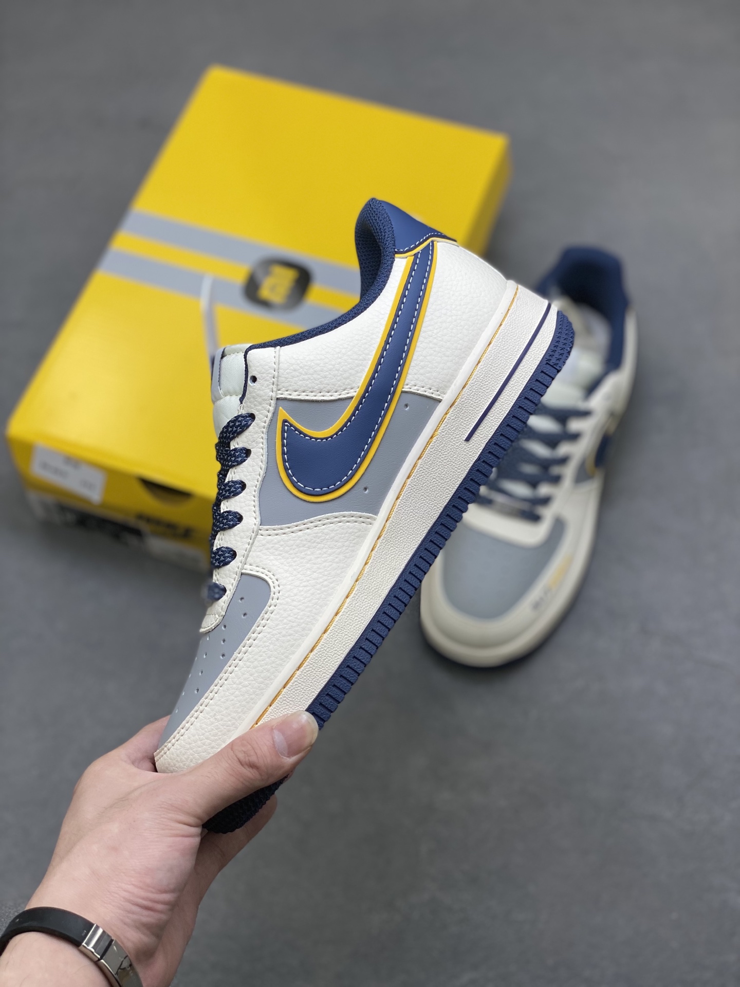 Nike Air Force 1 '07 Low Sneakers - Limited Edition, Comfortable, and Stylish 4 i1750451218812 5027 0 2
