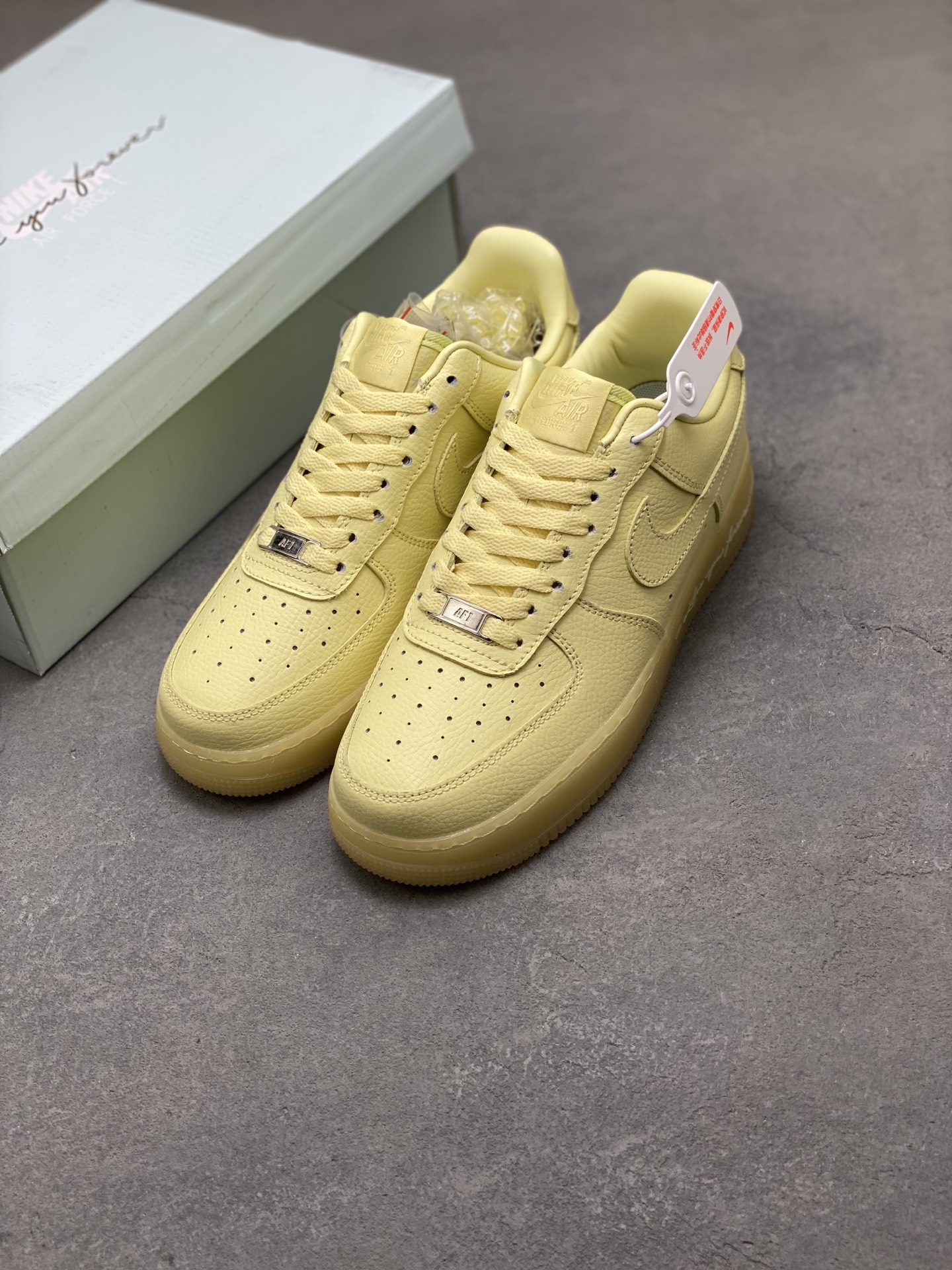 💰220
海外限量发售！NIke Air Force 1 '07 Low 空军一号低帮 运动鞋 休闲鞋 折边针车 工艺难度大 原楦头原纸板 原装鞋盒 定制金配件 内置全掌气垫 原厂鞋底 
货号：CZ8065-800
ize：36 36.5 37.5 38 38.5 39 40 40.5 41 42 42.5 43 44 44.5 45