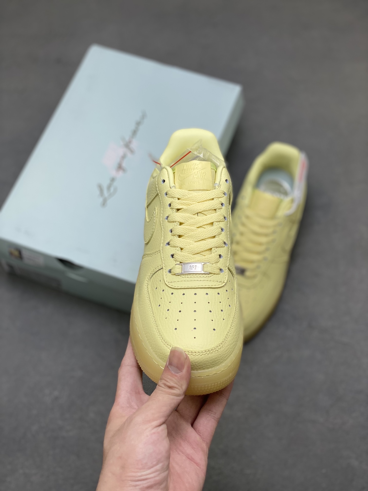 💰220
海外限量发售！NIke Air Force 1 '07 Low 空军一号低帮 运动鞋 休闲鞋 折边针车 工艺难度大 原楦头原纸板 原装鞋盒 定制金配件 内置全掌气垫 原厂鞋底 
货号：CZ8065-800
ize：36 36.5 37.5 38 38.5 39 40 40.5 41 42 42.5 43 44 44.5 45