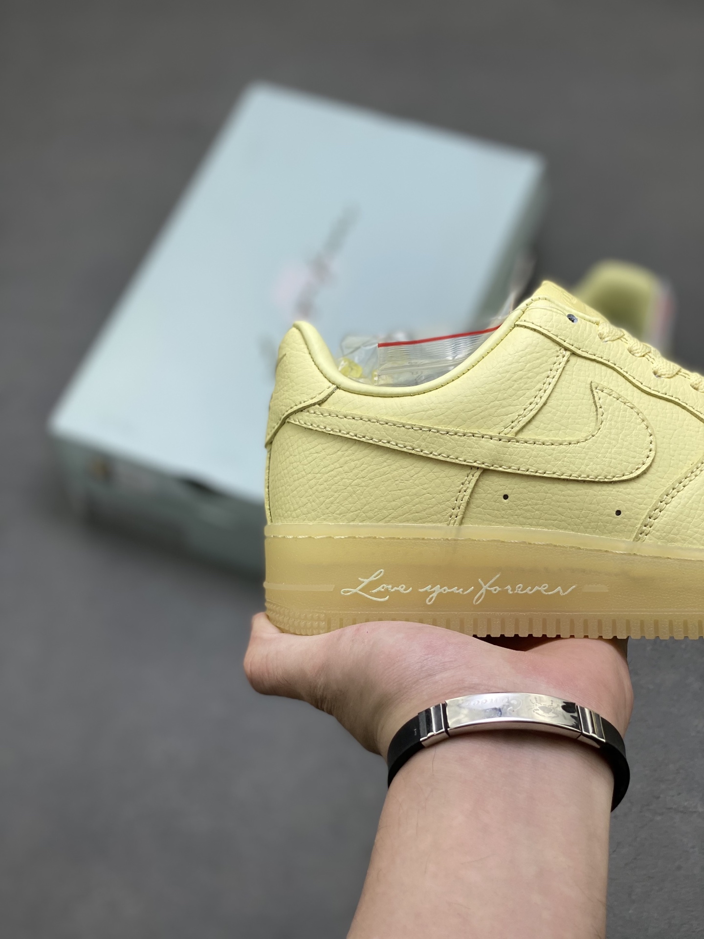 💰220
海外限量发售！NIke Air Force 1 '07 Low 空军一号低帮 运动鞋 休闲鞋 折边针车 工艺难度大 原楦头原纸板 原装鞋盒 定制金配件 内置全掌气垫 原厂鞋底 
货号：CZ8065-800
ize：36 36.5 37.5 38 38.5 39 40 40.5 41 42 42.5 43 44 44.5 45