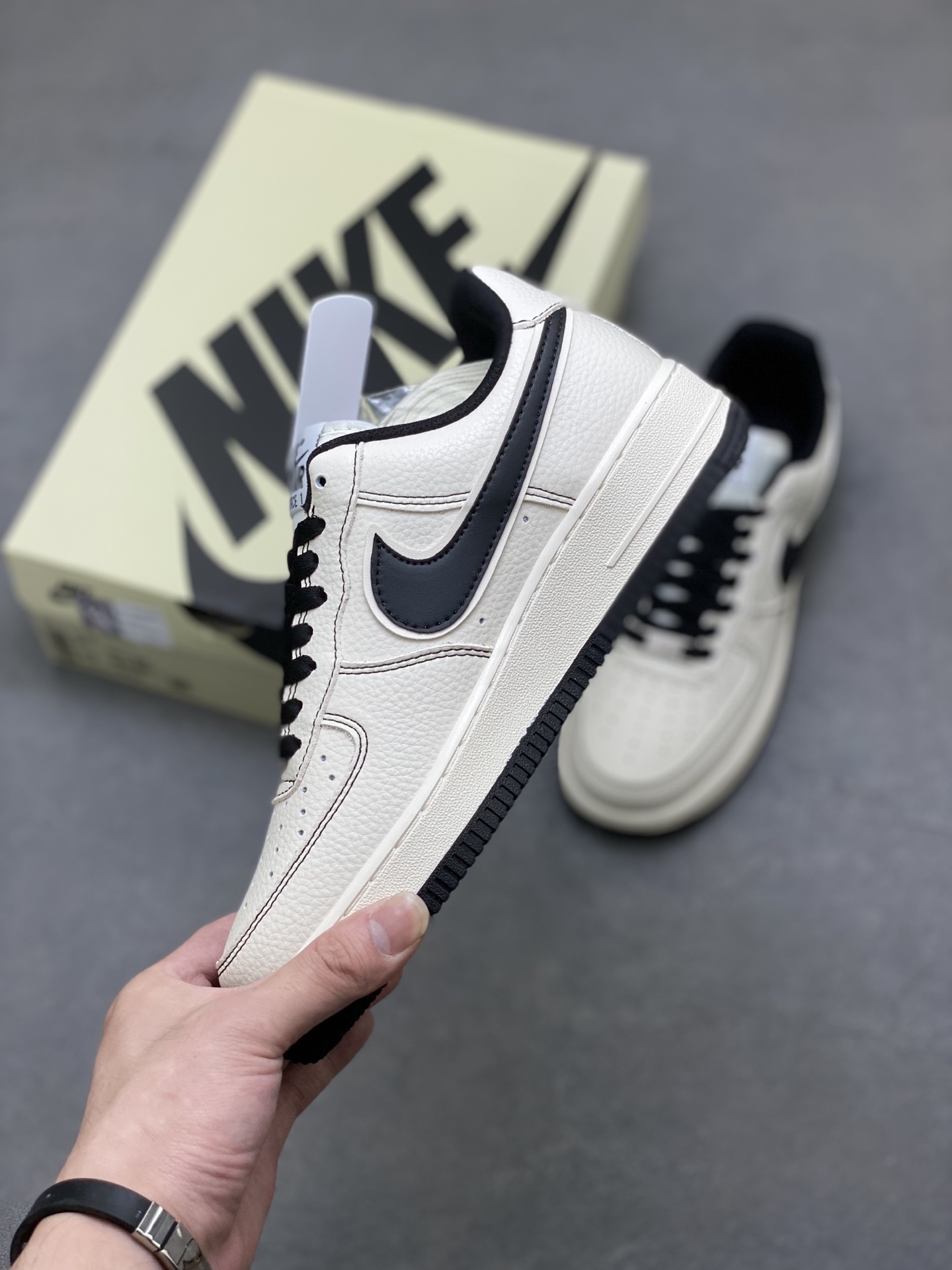 Nike Air Force 1 '07 Low Sneakers - Cream/Black, Limited Edition 4 i1750451413673 389 0 2