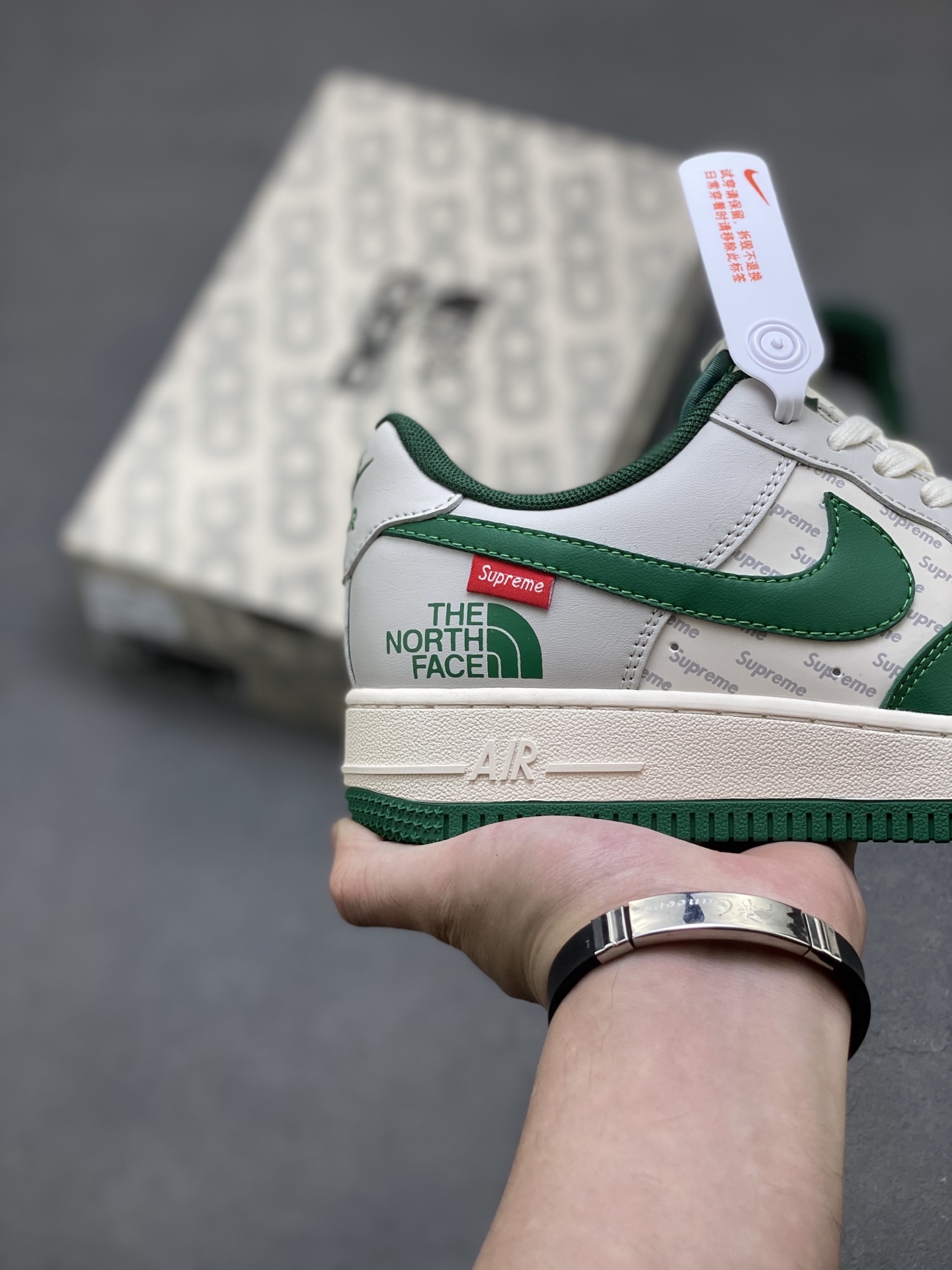 Nike Air Force 1 '07 Low Supreme North Face Green Sneakers 6 i1750451459790 228 0 4