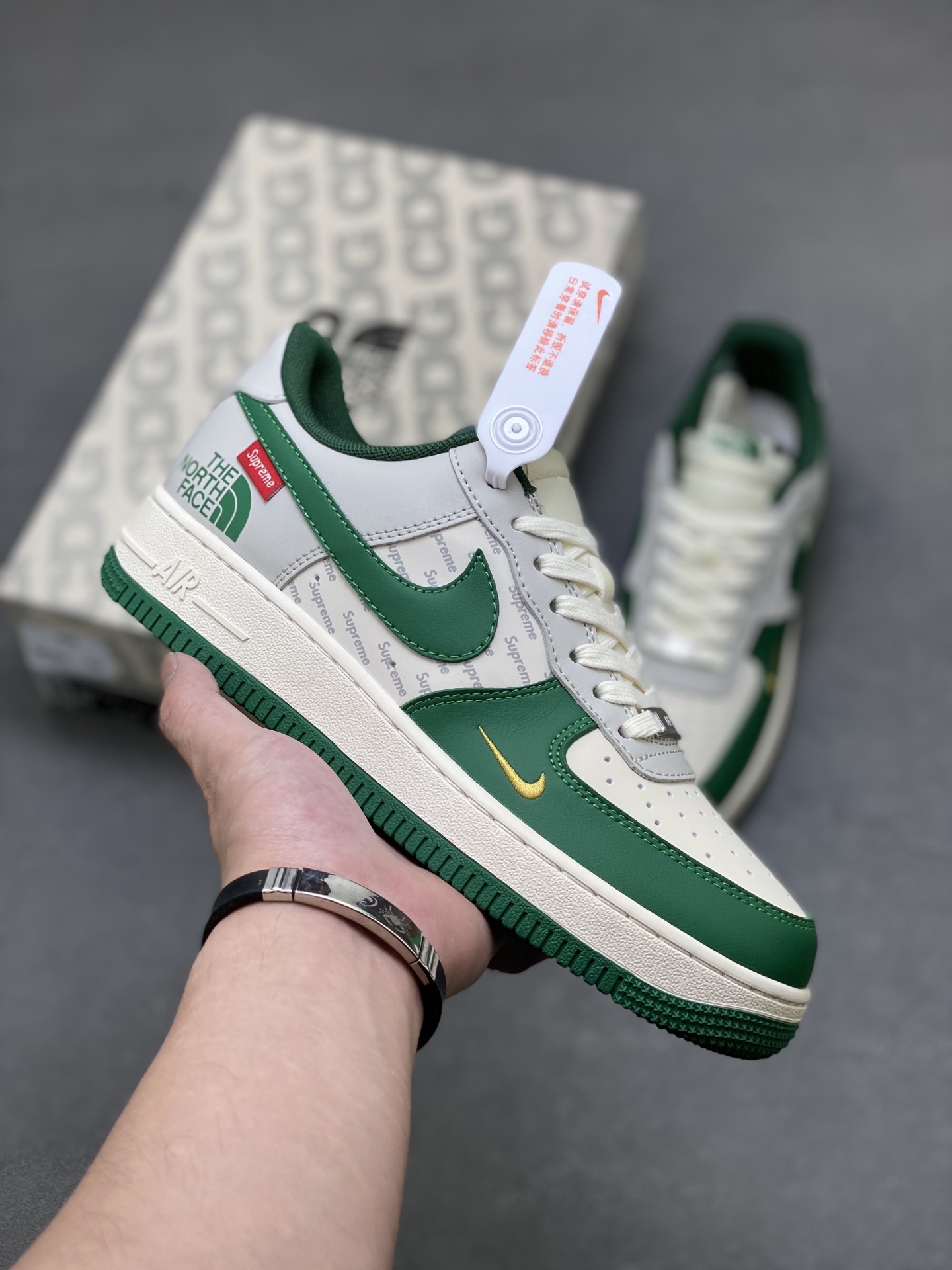 Nike Air Force 1 '07 Low Supreme North Face Green Sneakers 2 i1750451459878 9085 0 0