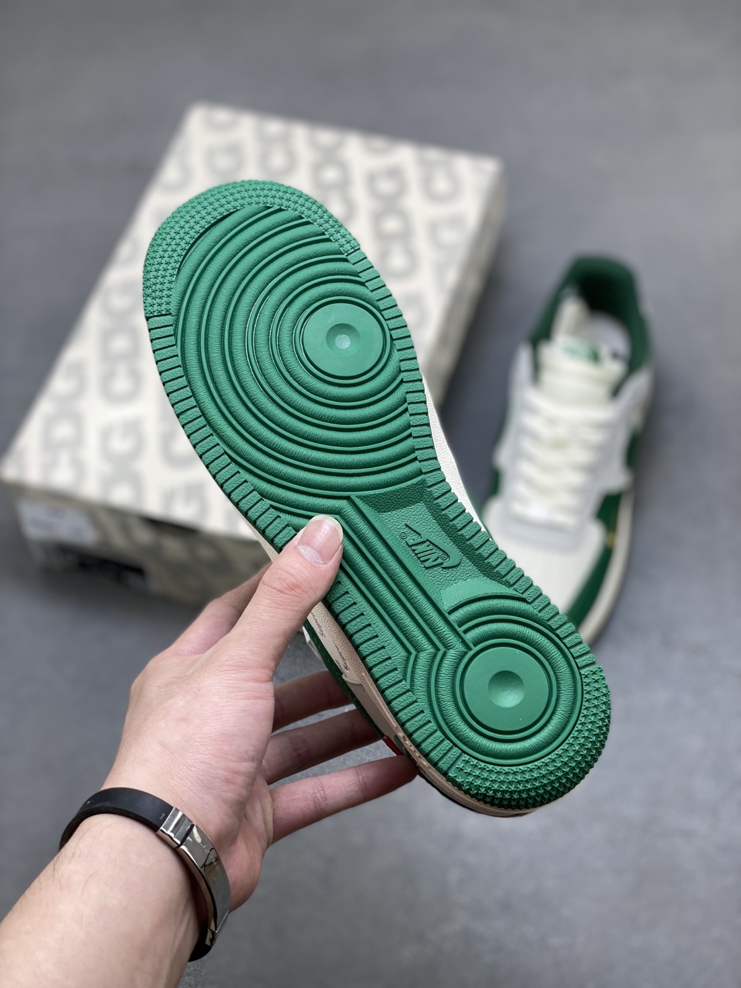 Nike Air Force 1 '07 Low Supreme North Face Green Sneakers 7 i1750451471383 9558 0 5