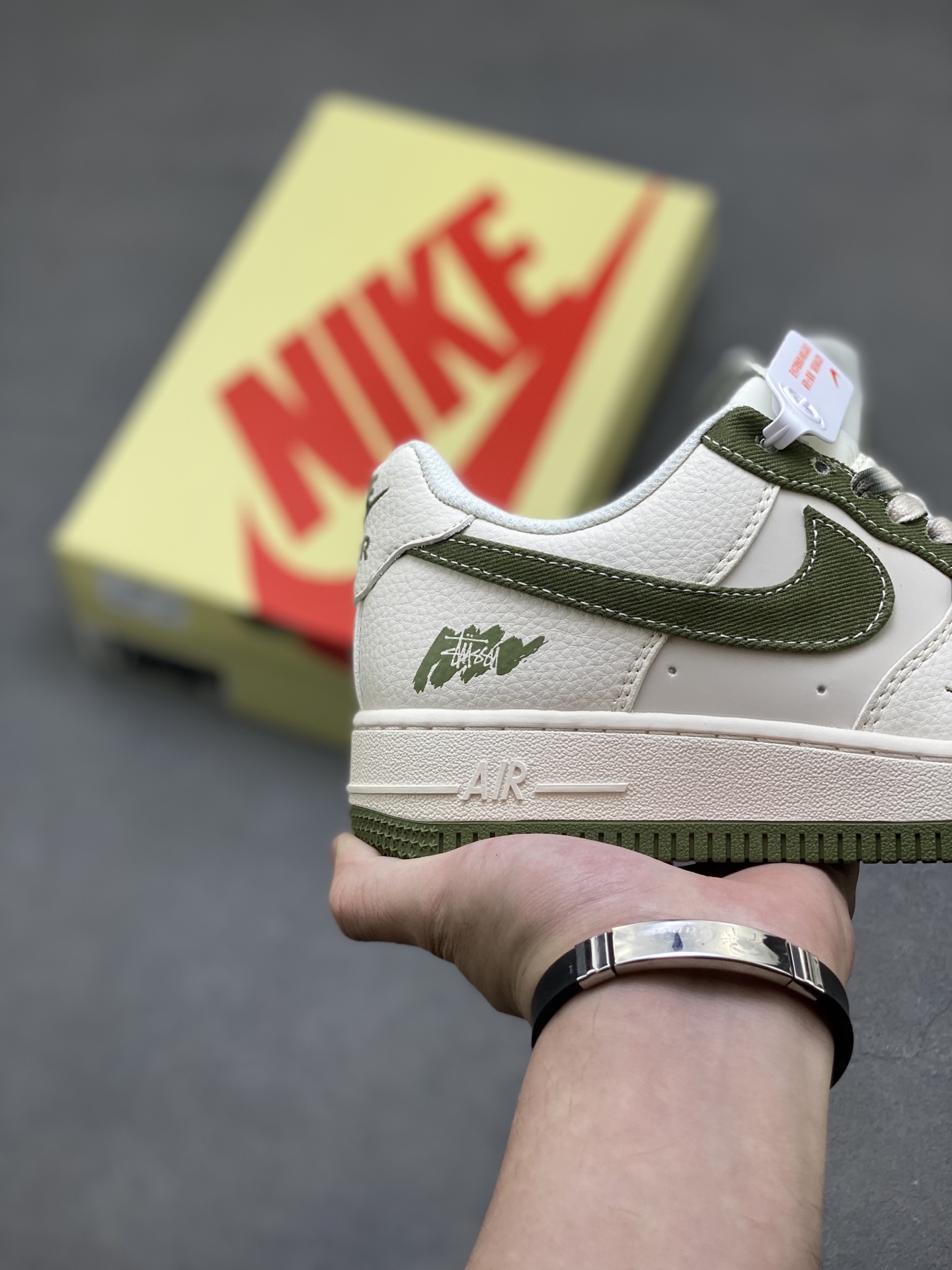 Nike Air Force 1 '07 Low Sneakers - Limited Edition Olive Green 6 i1750451550425 4274 0 4