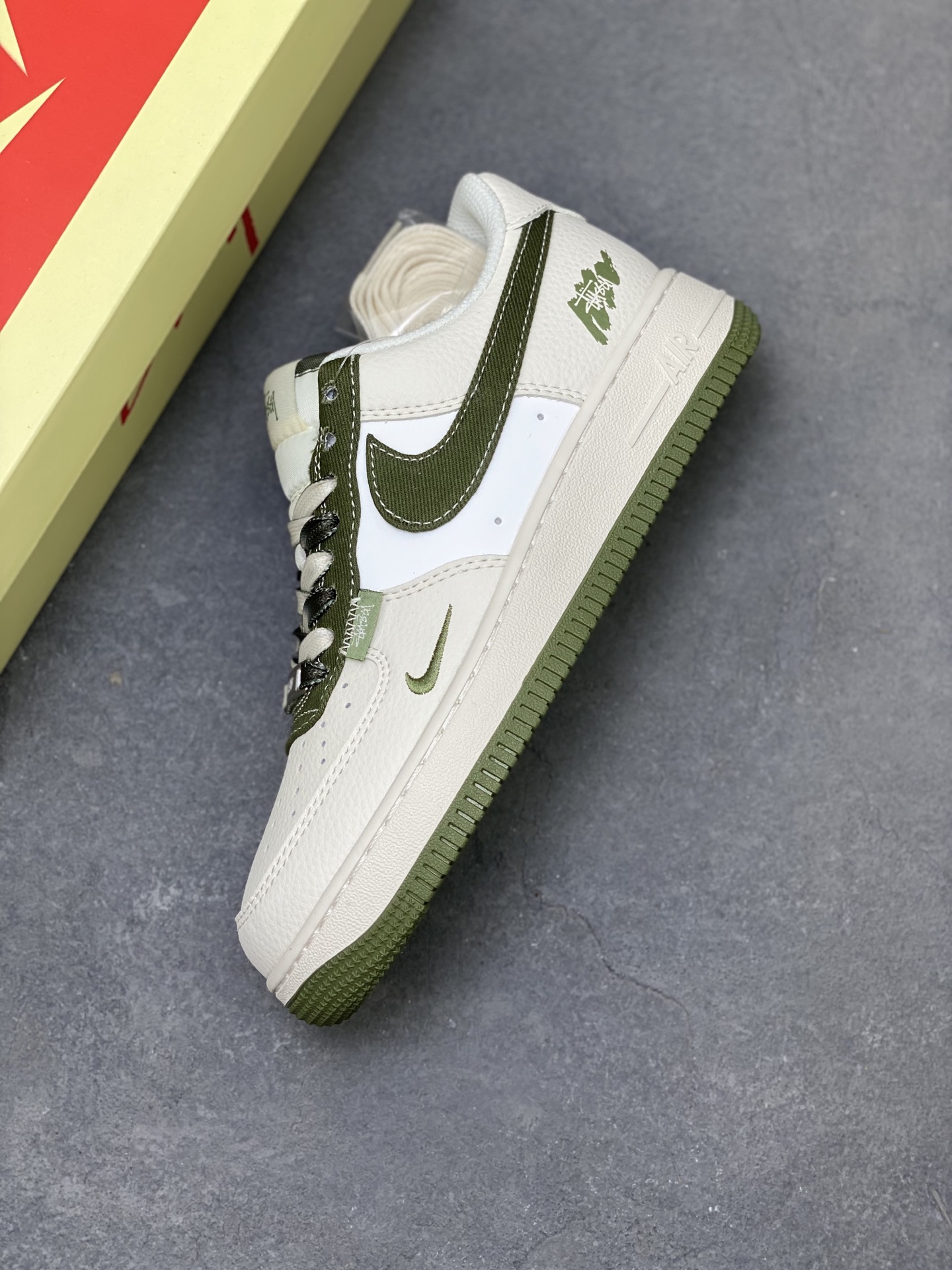 Nike Air Force 1 '07 Low Sneakers - Limited Edition Olive Green 8 i1750451550728 8366 0 6