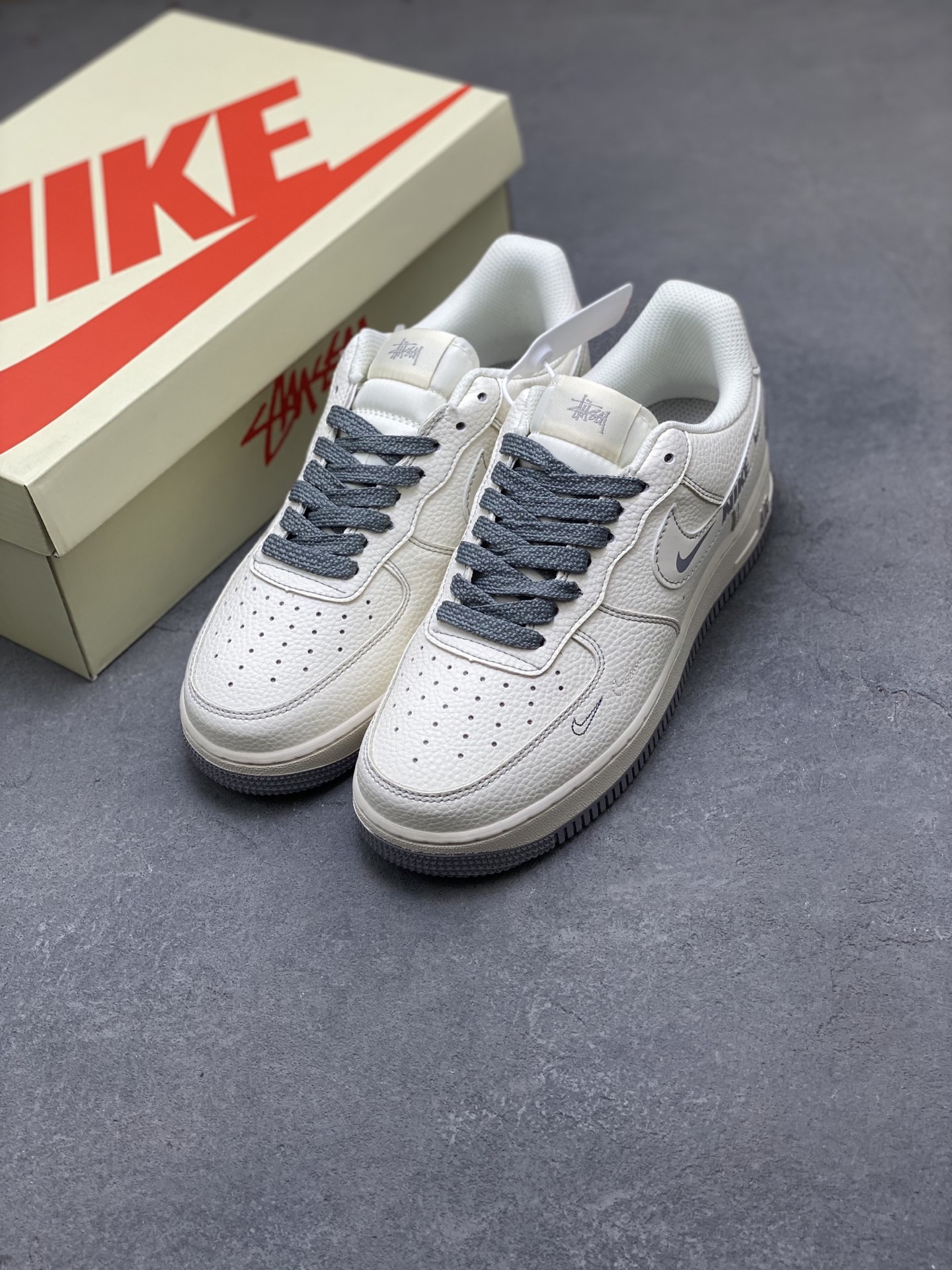 Nike Air Force 1 '07 Low Sneakers - Limited Edition with Stüssy Detail 9 i1750526261173 2333 0 7
