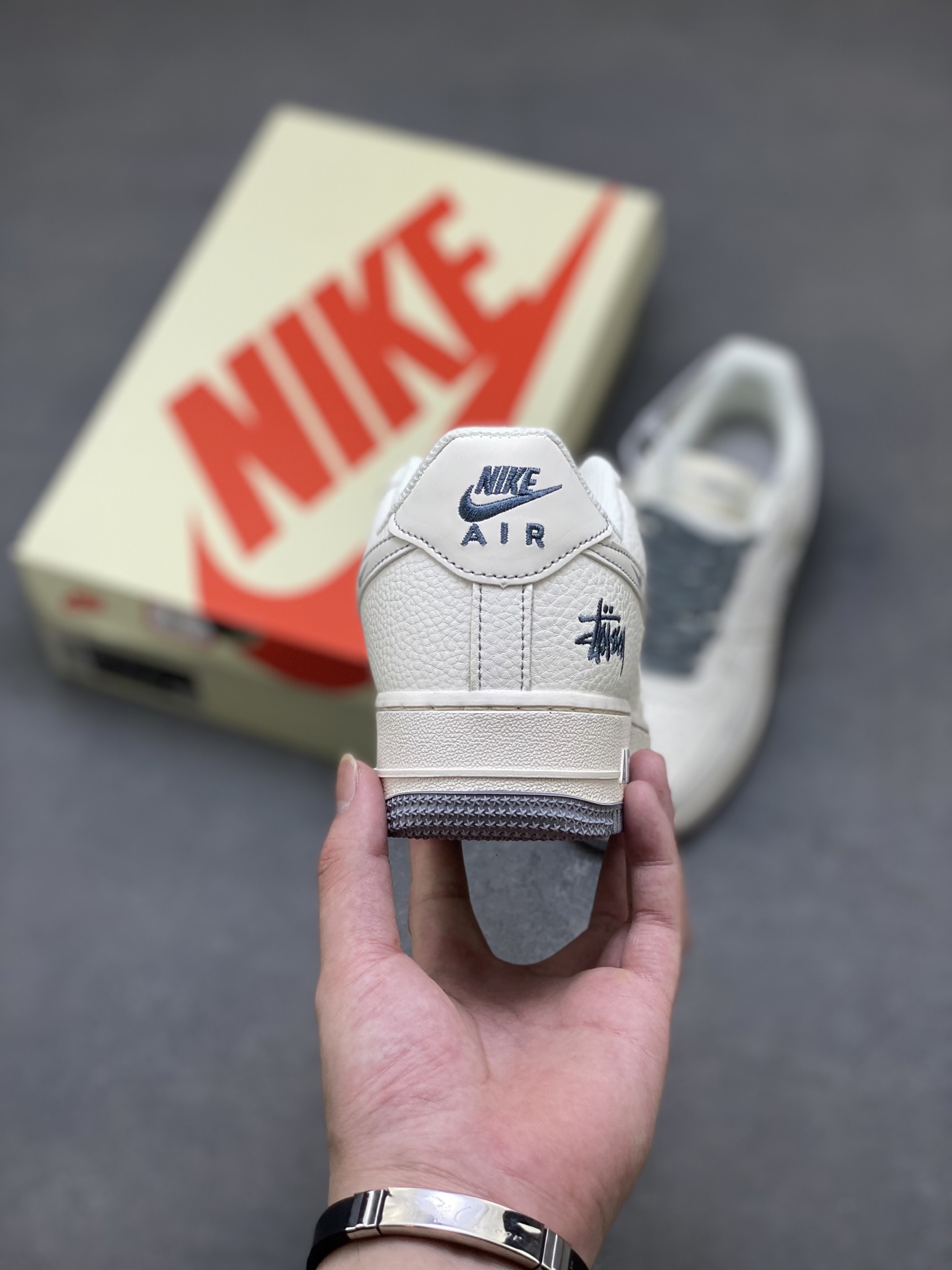 Nike Air Force 1 '07 Low Sneakers - Limited Edition with Stüssy Detail 5 i1750526261743 5461 0 3