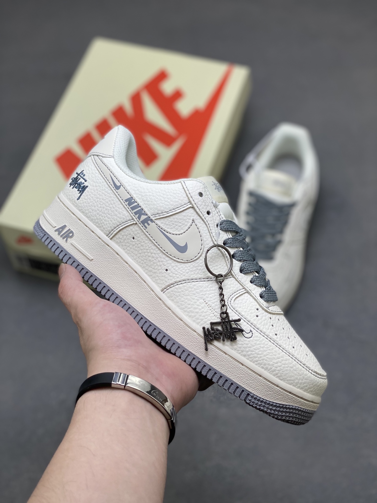 Nike Air Force 1 '07 Low Sneakers - Limited Edition with Stüssy Detail 2 i1750526264968 6597 0 0