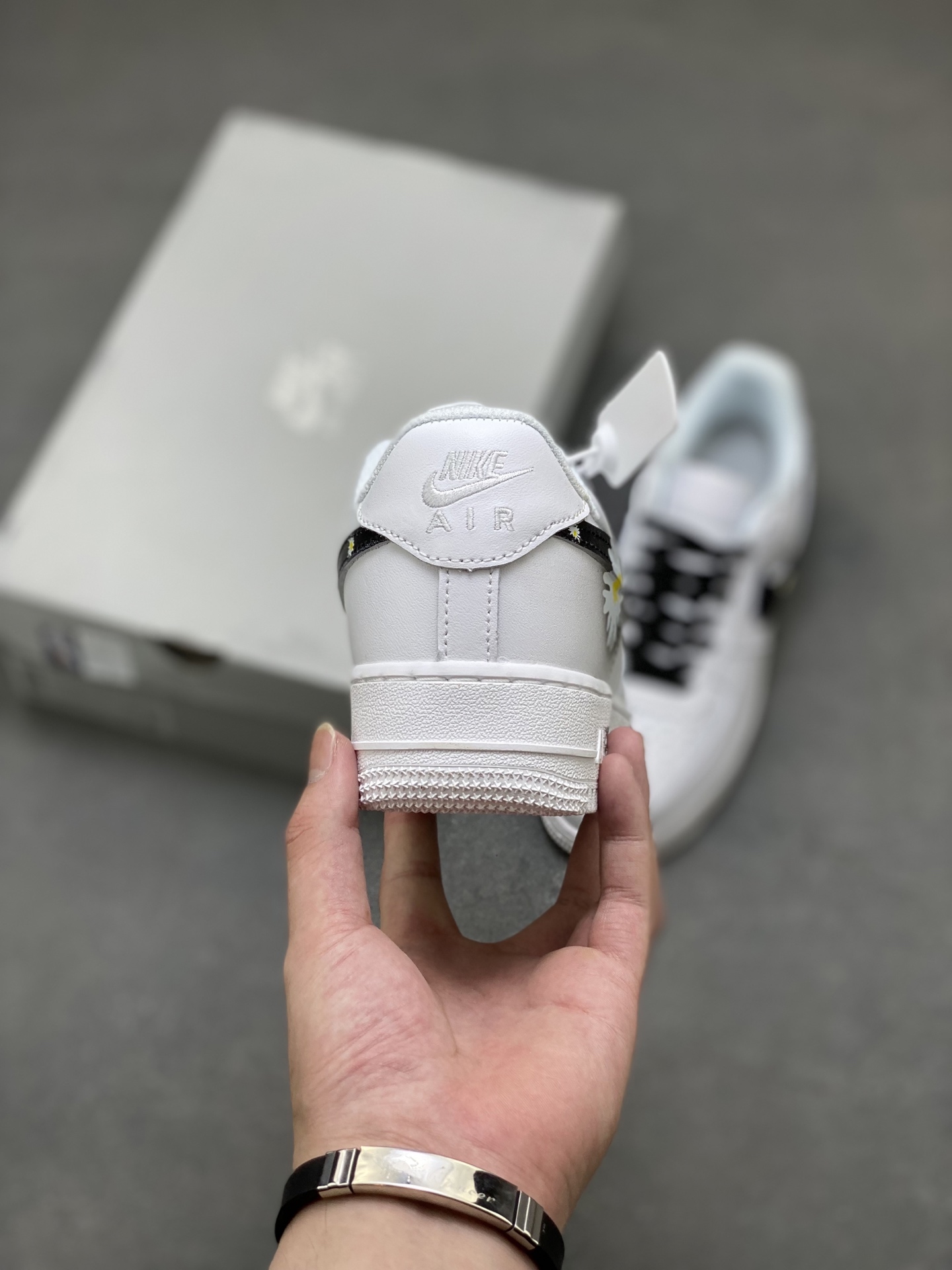 Nike Air Force 1 '07 Low White Black Daisy Casual Sneakers CW2288-111 5 i1750526383953 8926 0 3