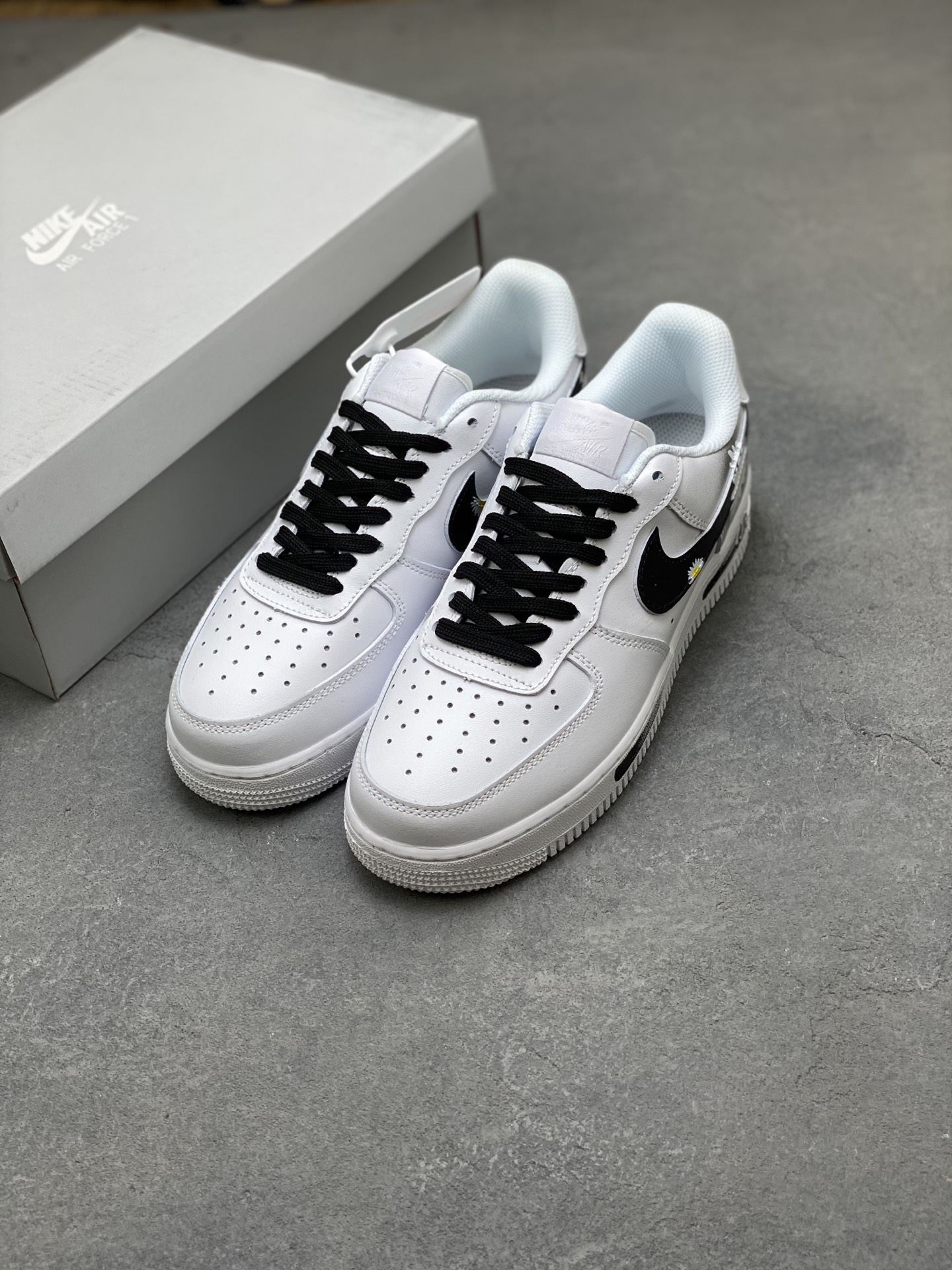 Nike Air Force 1 '07 Low White Black Daisy Casual Sneakers CW2288-111 9 i1750526385197 5192 0 7