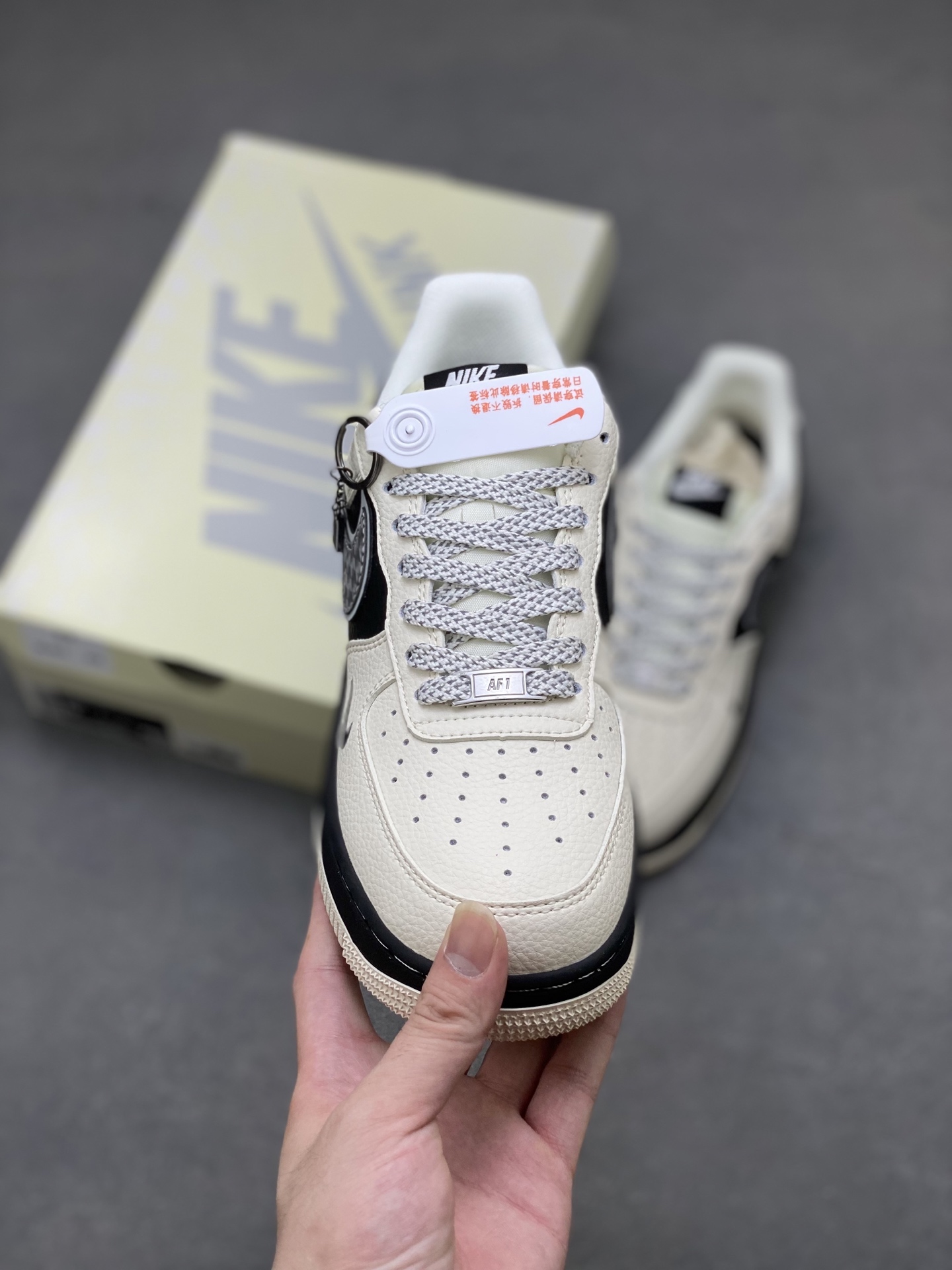 Nike Air Force 1 '07 Low Sneakers Limited Edition - Style & Comfort 3 i1750702023694 2572 0 1