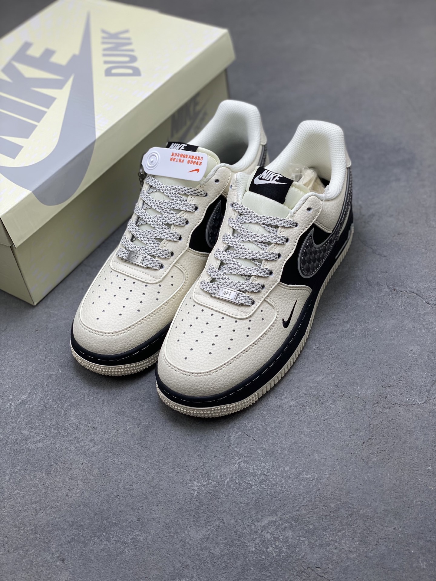 Nike Air Force 1 '07 Low Sneakers Limited Edition - Style & Comfort 9 i1750702023783 2305 0 7