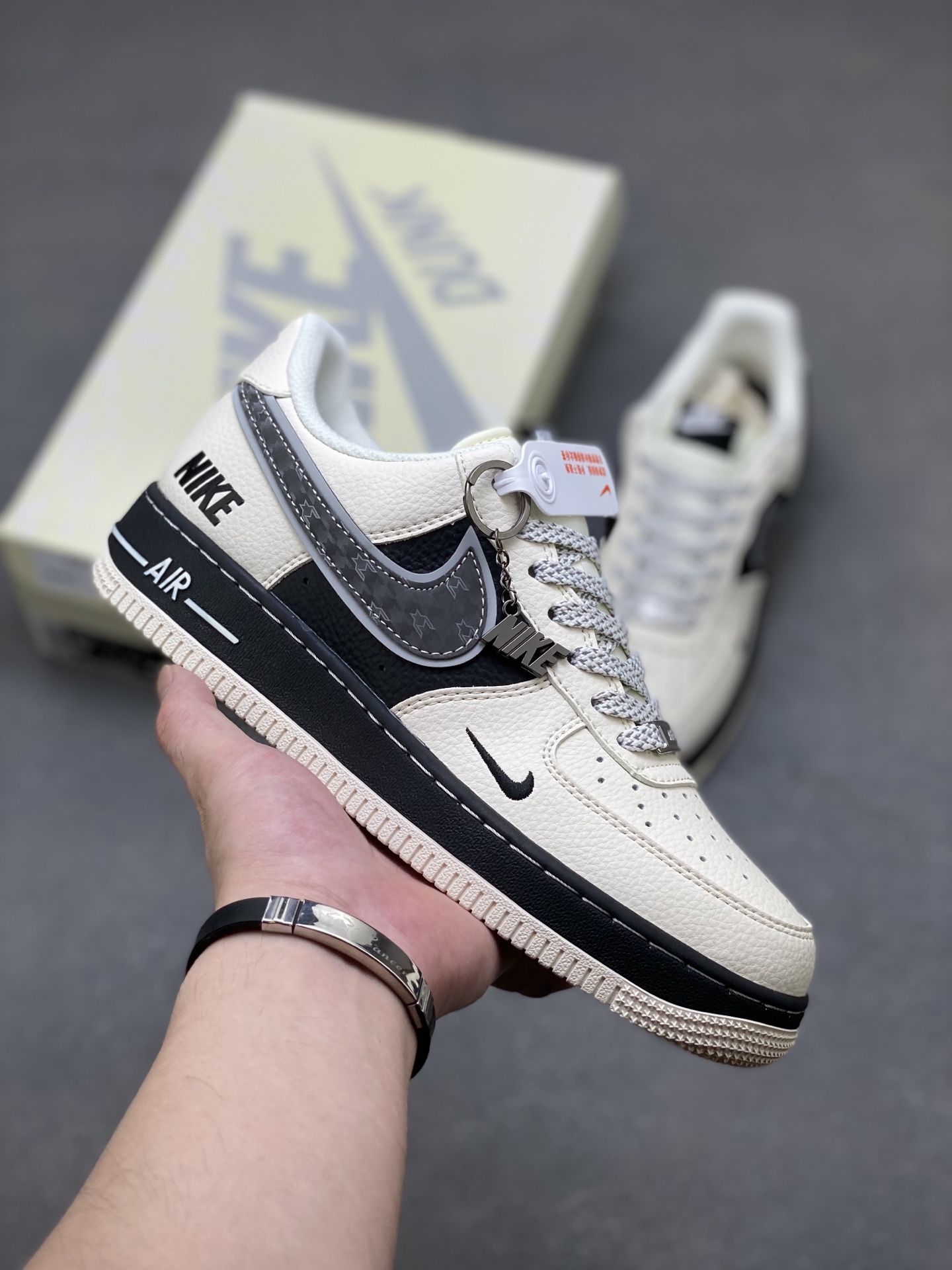 Nike Air Force 1 '07 Low Sneakers Limited Edition - Style & Comfort 2 i1750702025970 5686 0 0